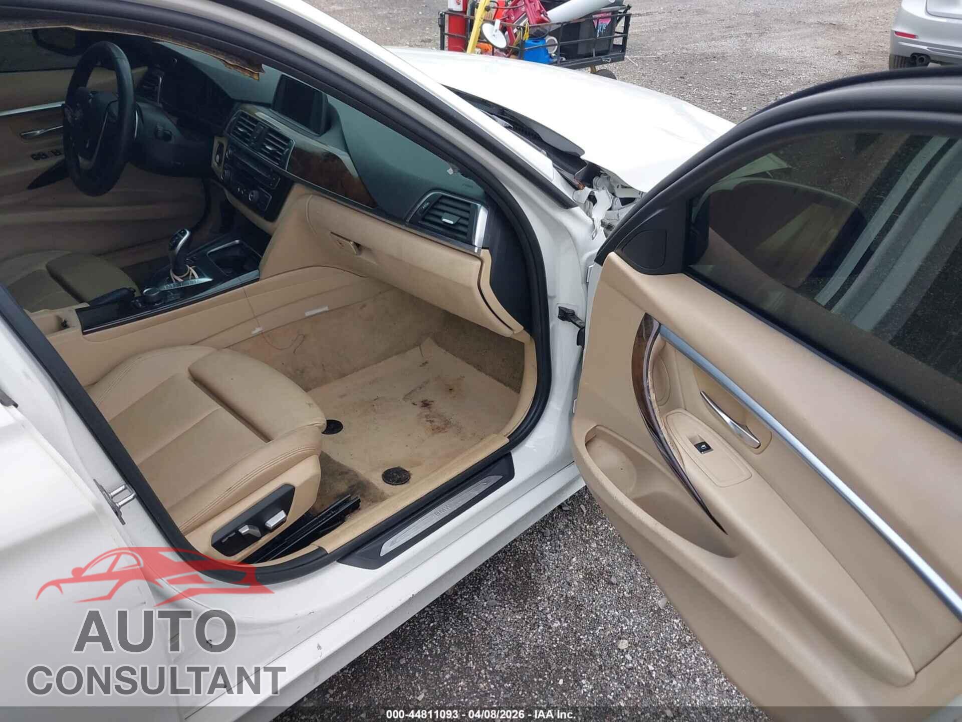 BMW 328I 2016 - WBA8E9C59GK644401