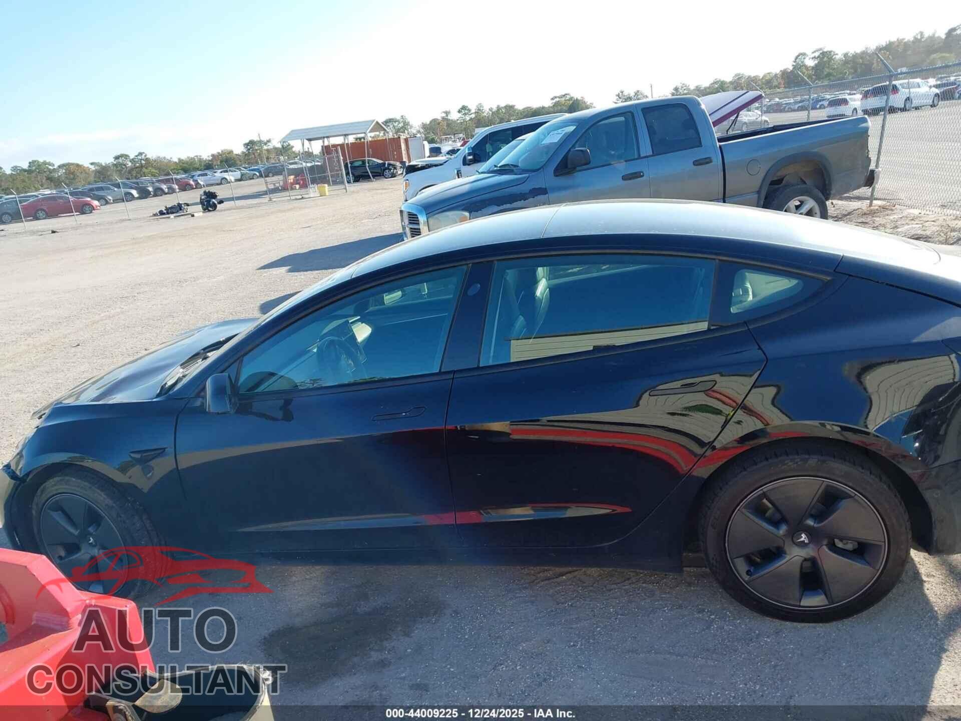 TESLA MODEL 3 2021 - 5YJ3E1EB0MF035529