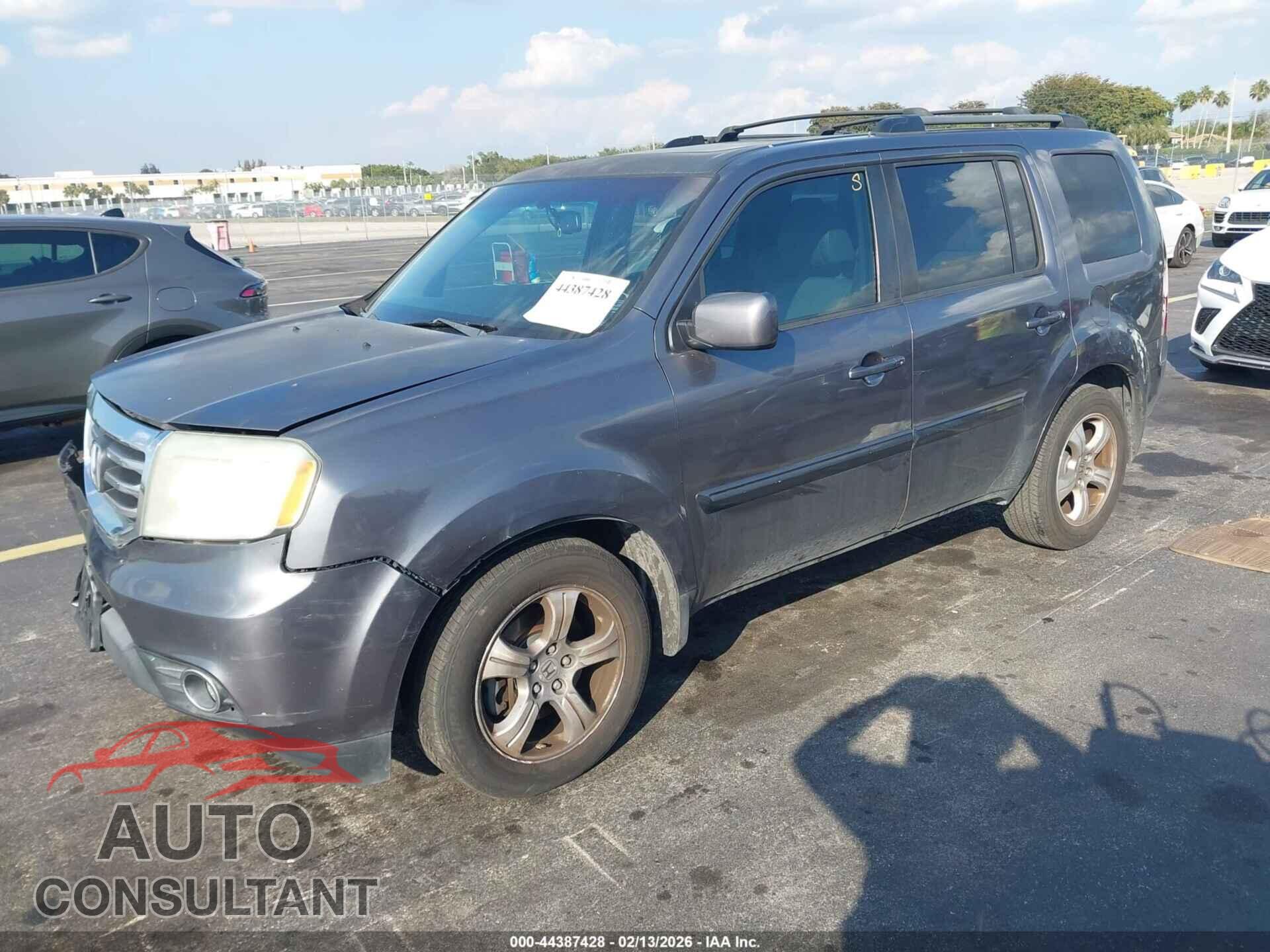 HONDA PILOT 2015 - 5FNYF3H50FB006622