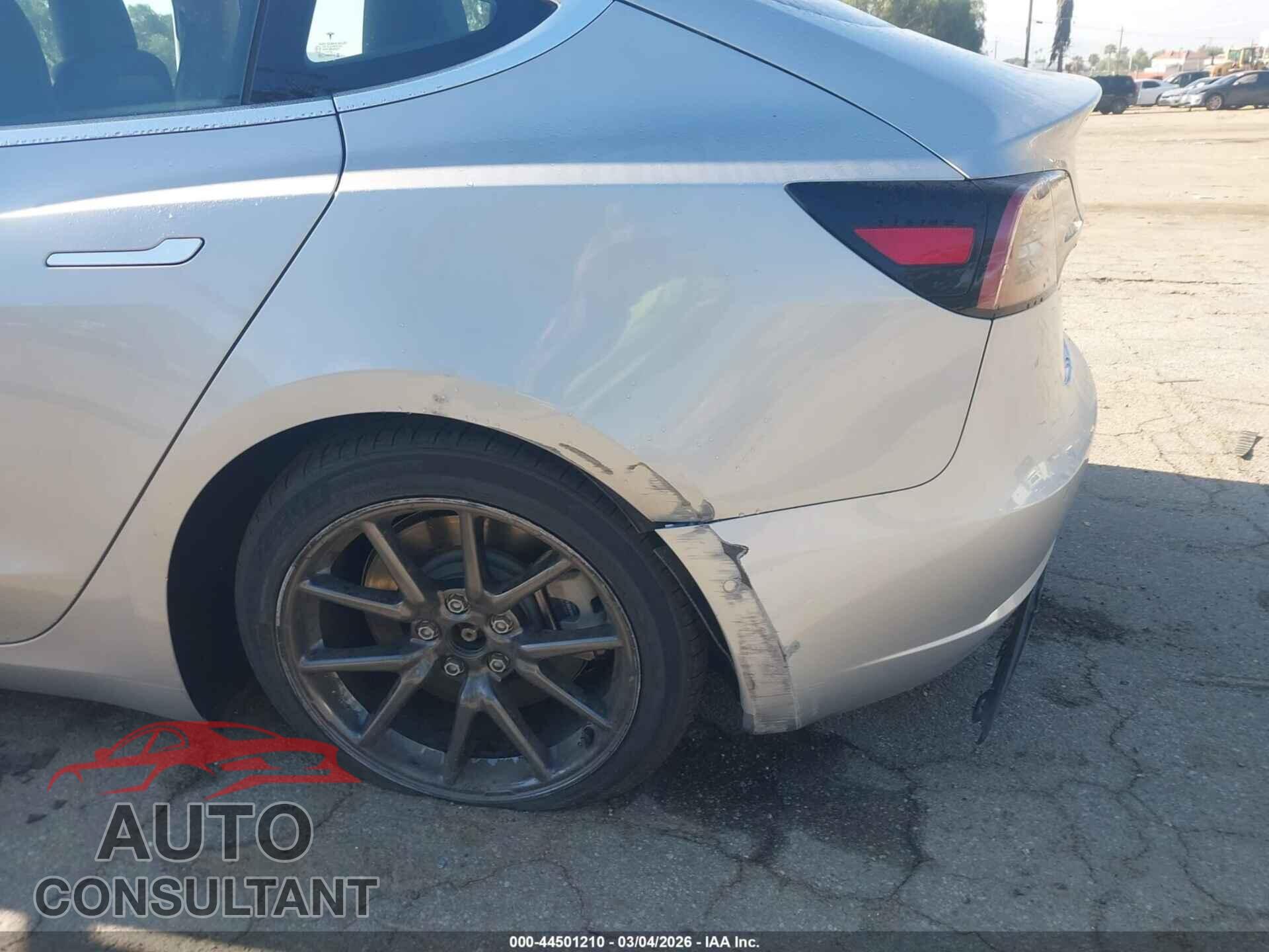 TESLA MODEL 3 2018 - 5YJ3E1EA9JF020191