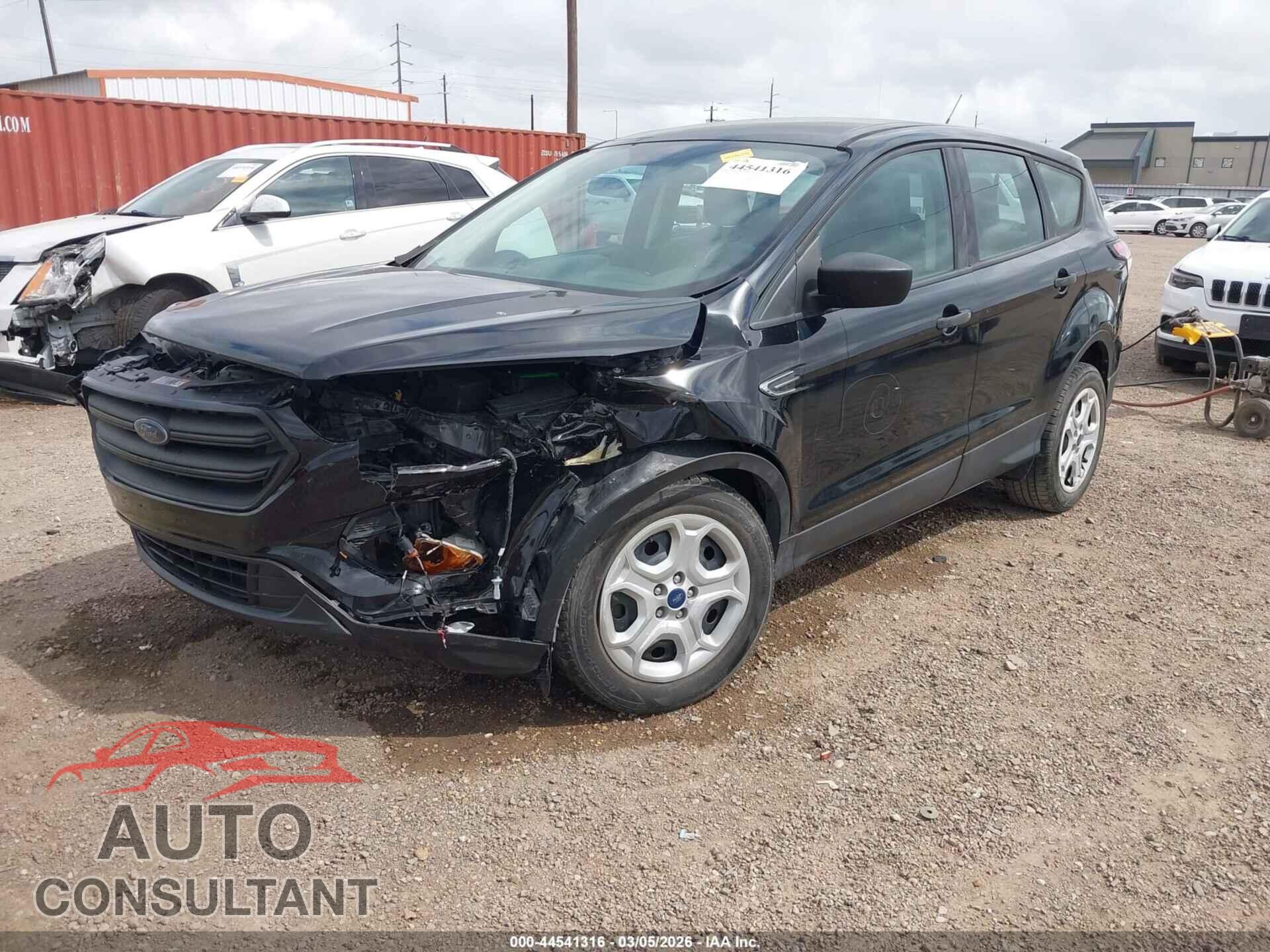FORD ESCAPE 2018 - 1FMCU0F72JUC40100