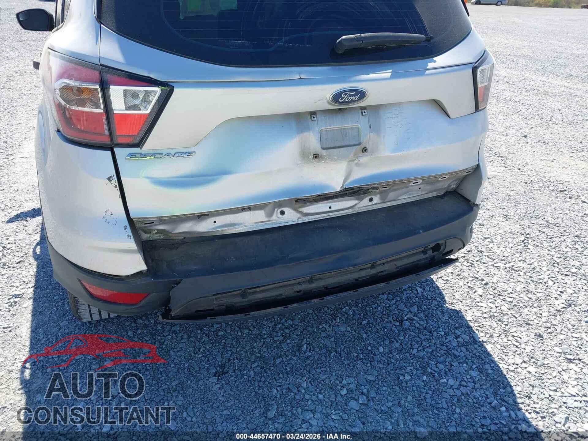 FORD ESCAPE 2017 - 1FMCU0F70HUB73331