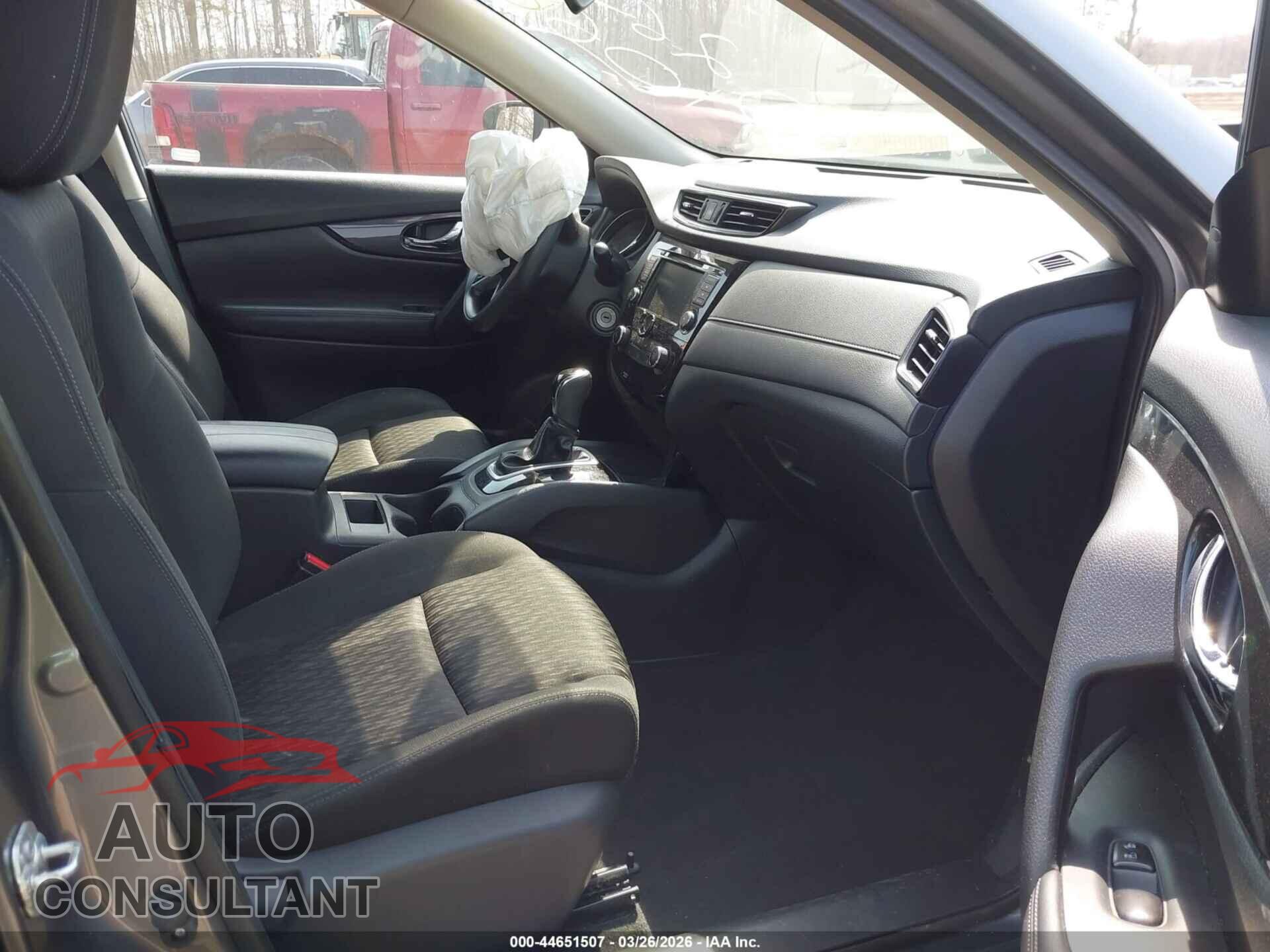 NISSAN ROGUE 2018 - KNMAT2MVXJP556757