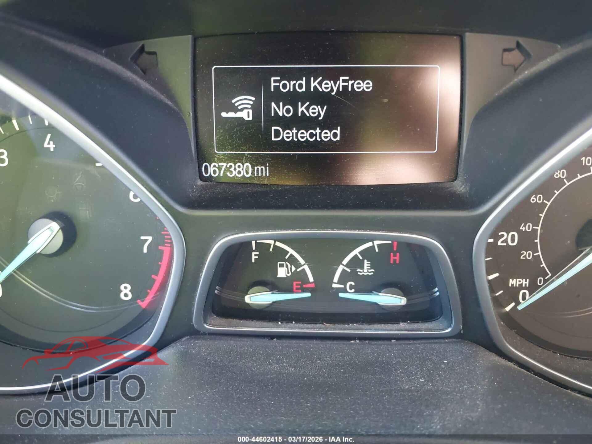 FORD ESCAPE 2017 - 1FMCU0J98HUC02048