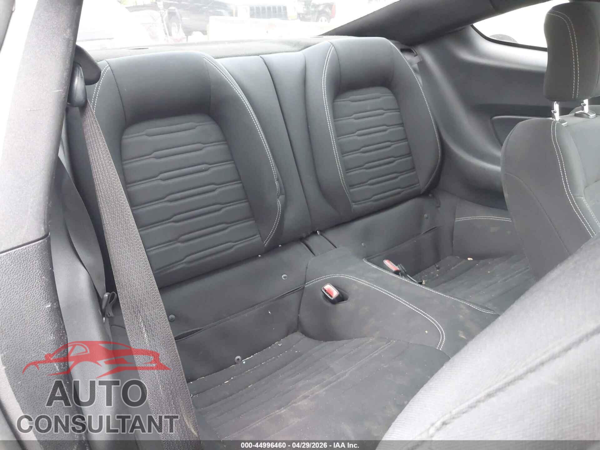 FORD MUSTANG 2015 - 1FA6P8TH2F5374584