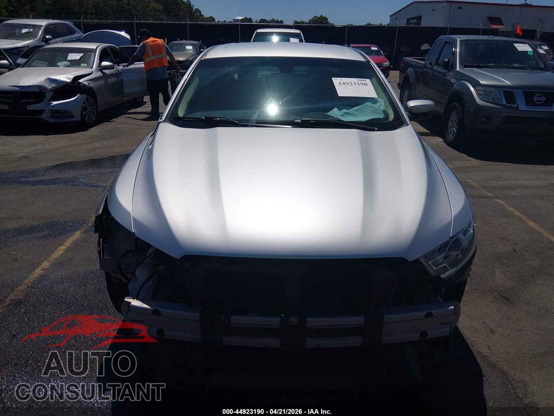 FORD TAURUS 2015 - 1FAHP2E87FG174193