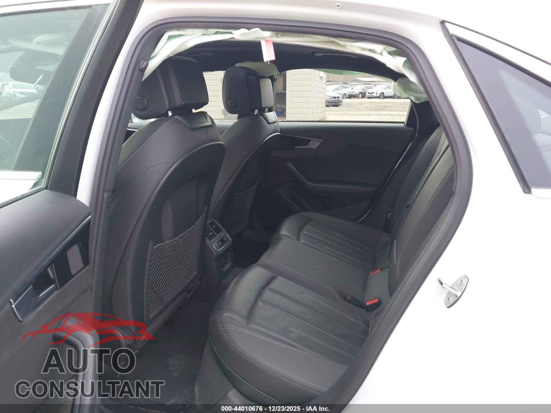 AUDI A4 2021 - WAUDAAF47MN007550