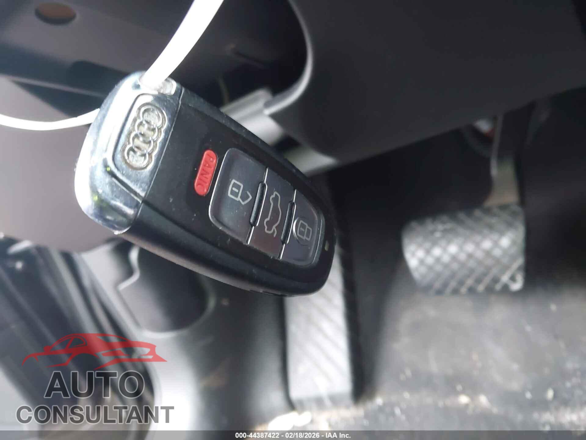 AUDI Q5 2011 - WA1LFAFP5BA056190
