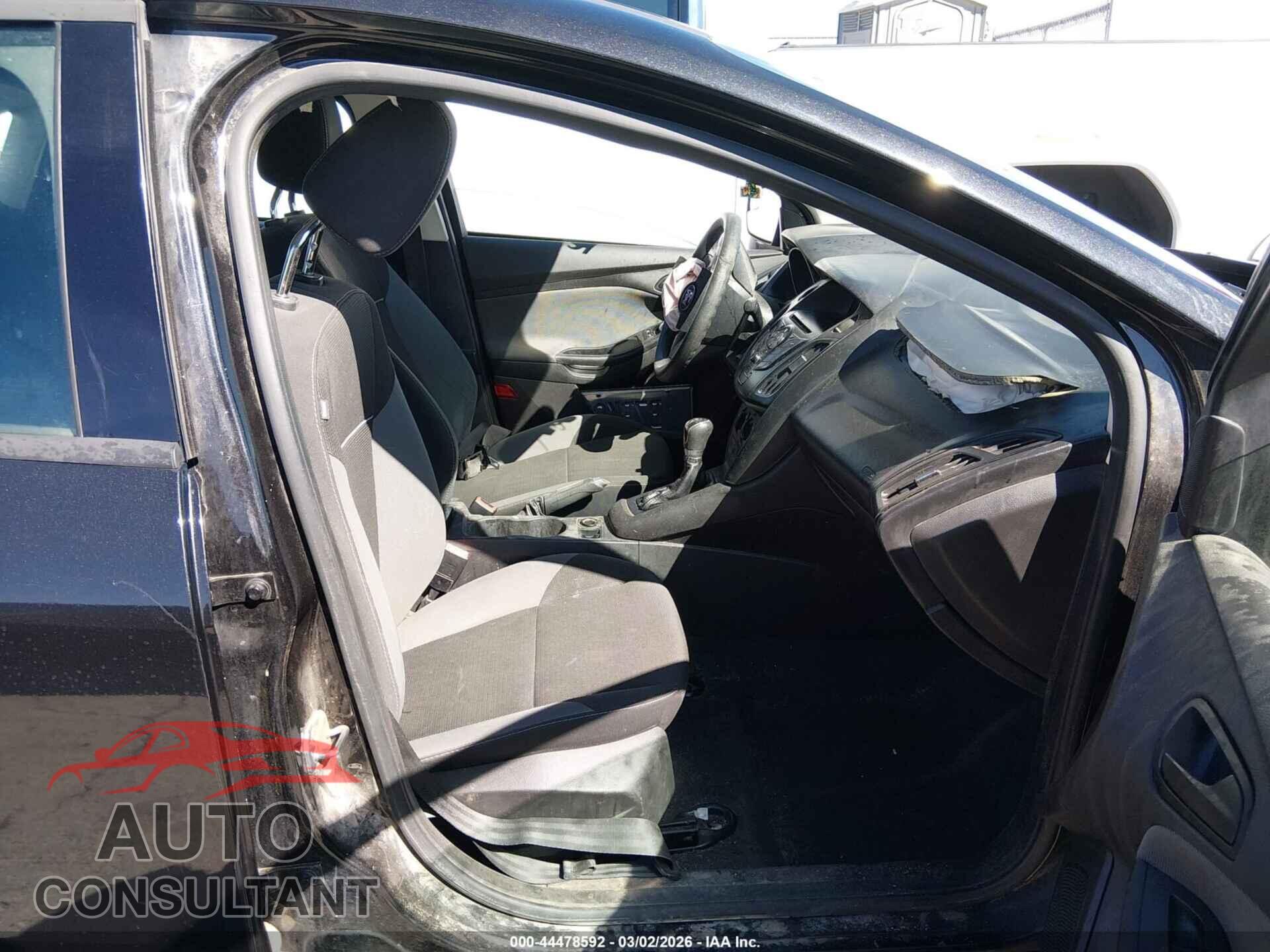 FORD FOCUS 2013 - 1FADP3E28DL151767