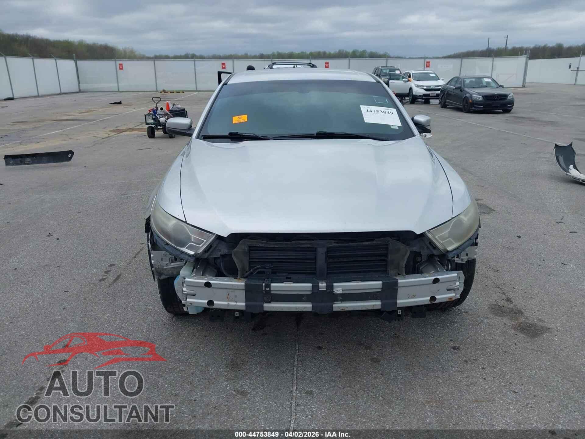 FORD TAURUS 2015 - 1FAHP2E87FG124152