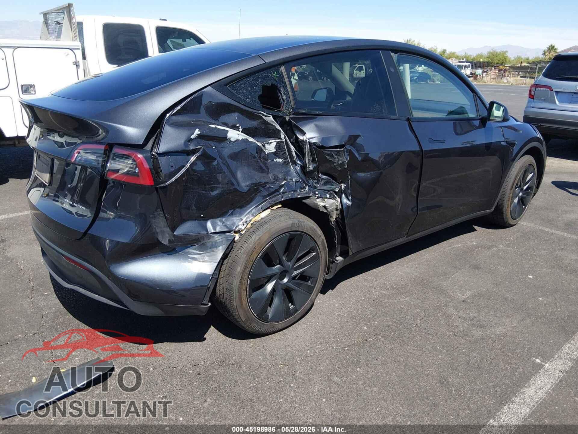 TESLA MODEL Y 2024 - 7SAYGAEE5RF112142