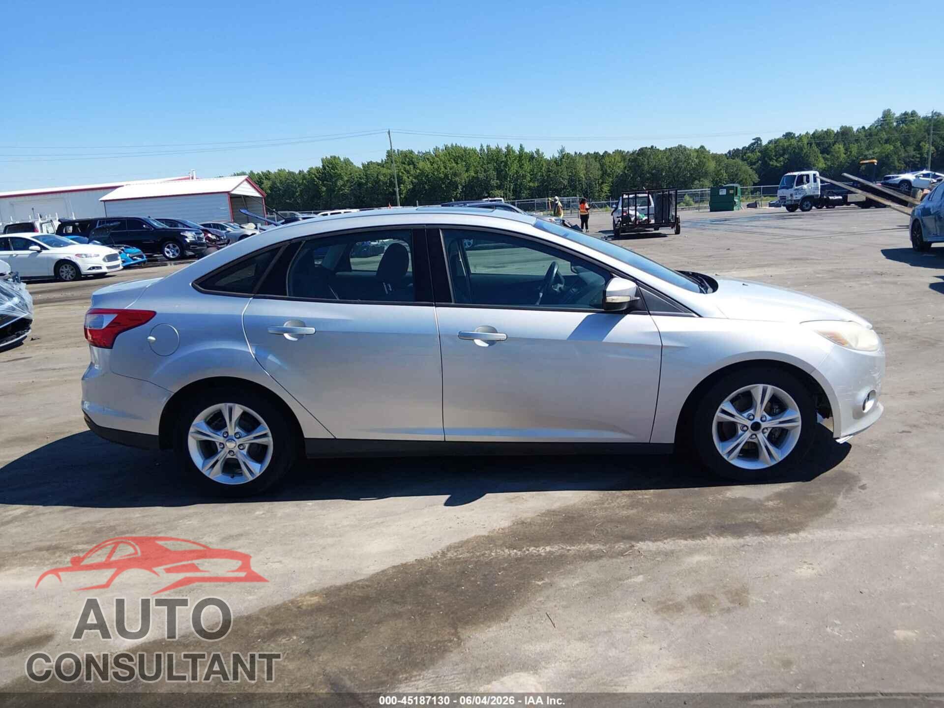 FORD FOCUS 2014 - 1FADP3F27EL215927