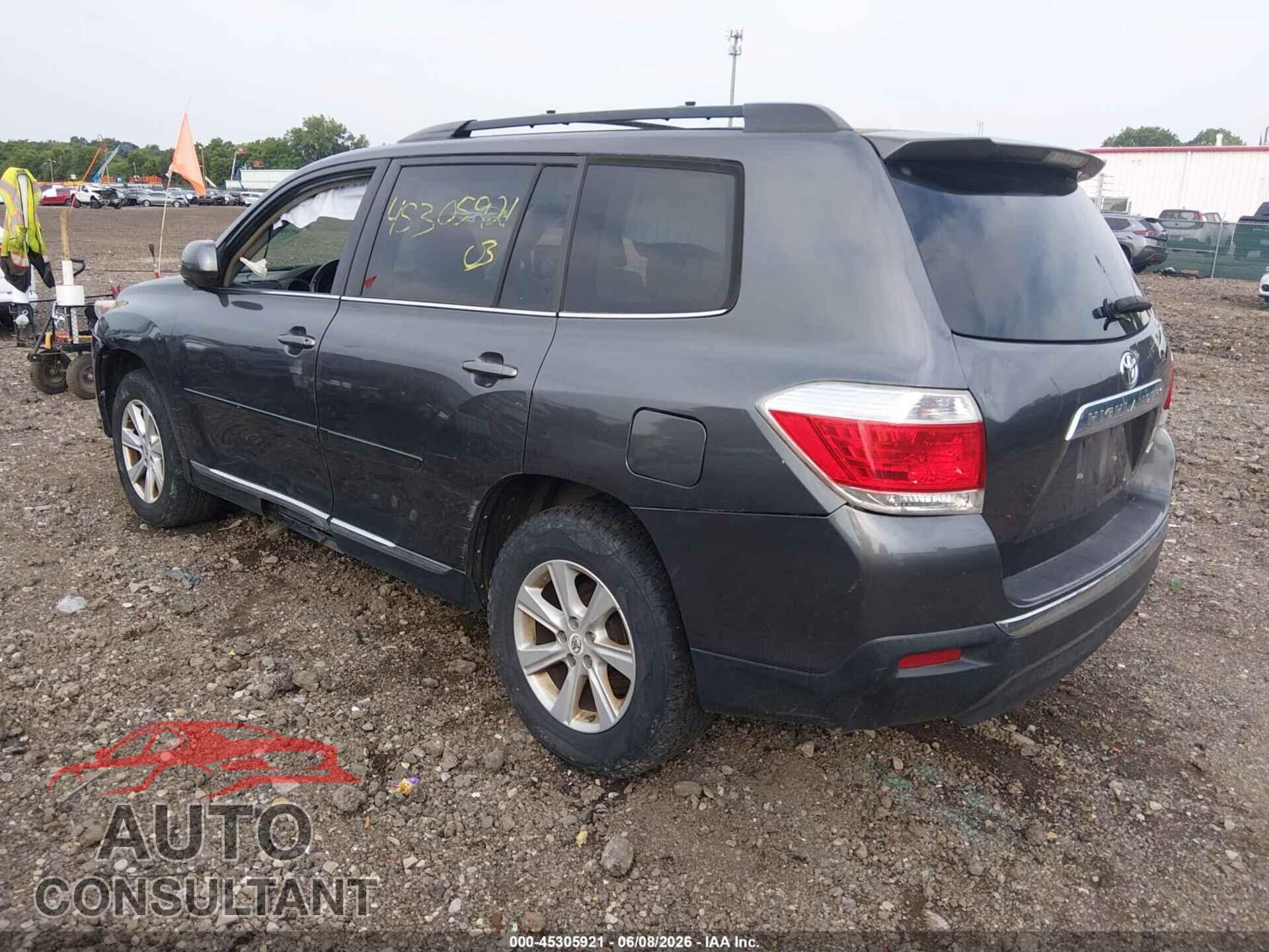 TOYOTA HIGHLANDER 2013 - 5TDBK3EH8DS186389