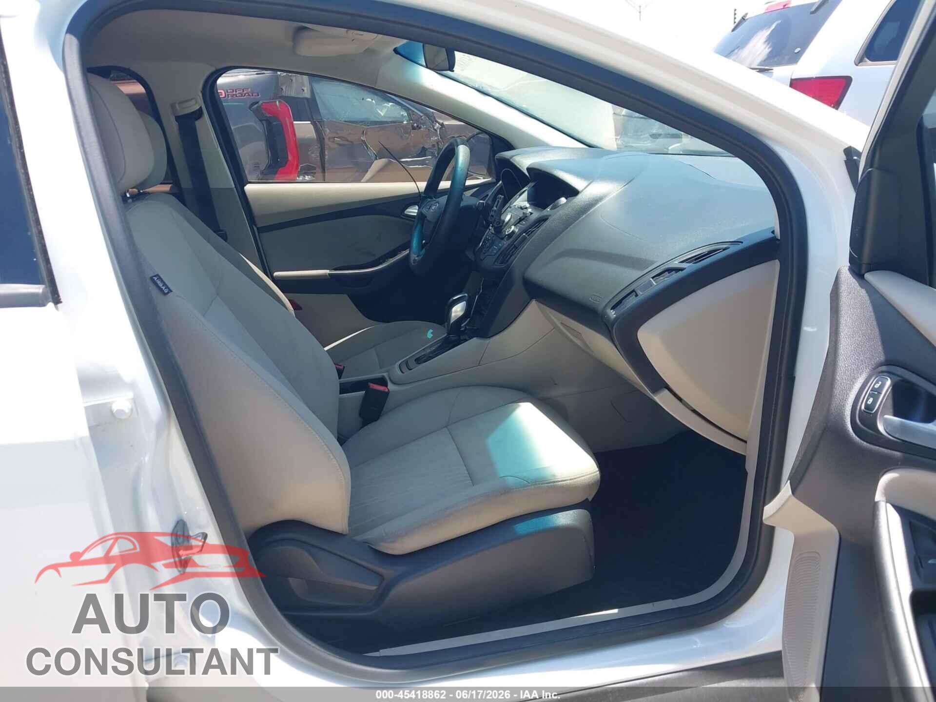 FORD FOCUS 2016 - 1FADP3F22GL401684