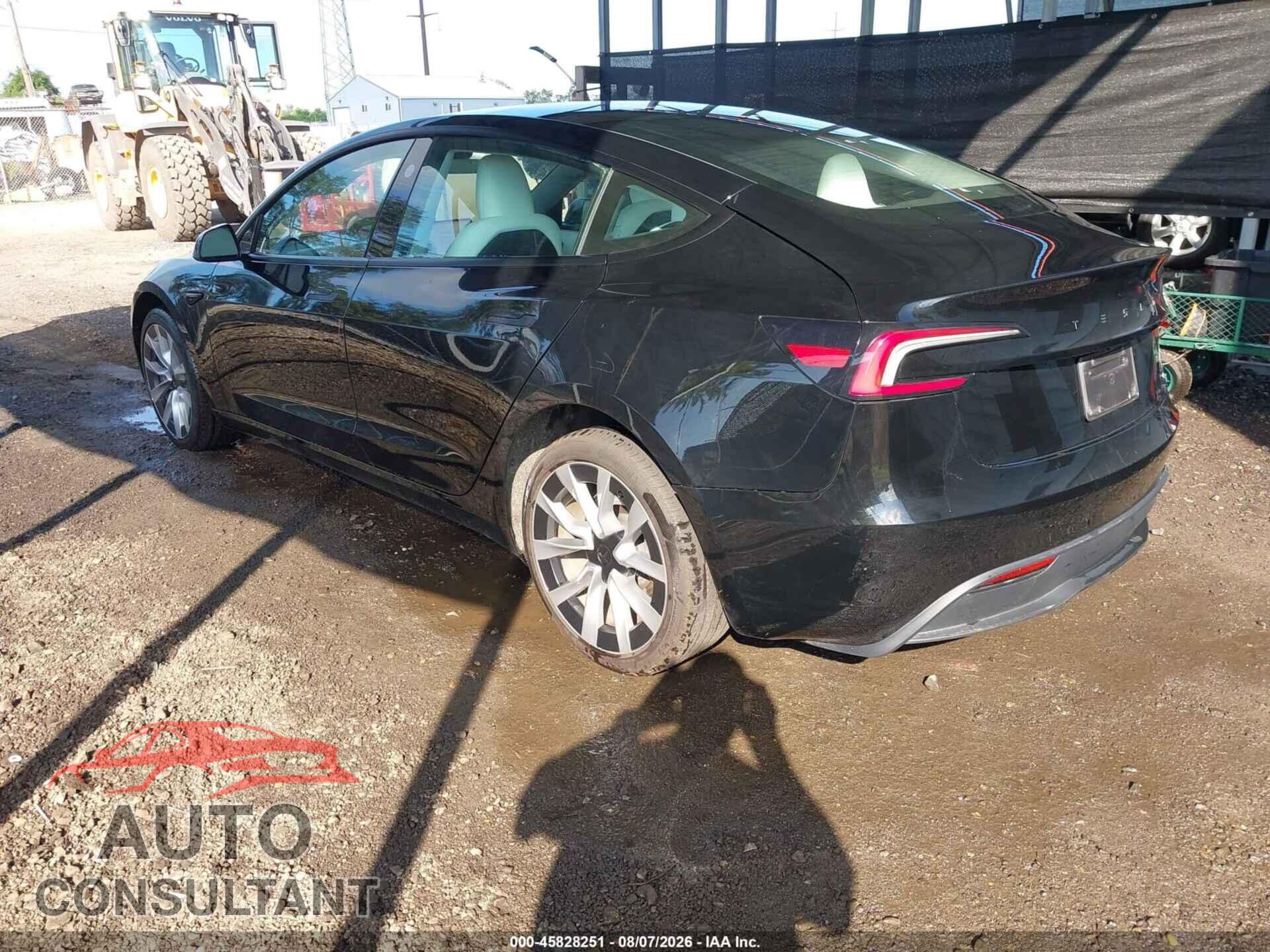 TESLA MODEL 3 2024 - 5YJ3E1EA5RF833071