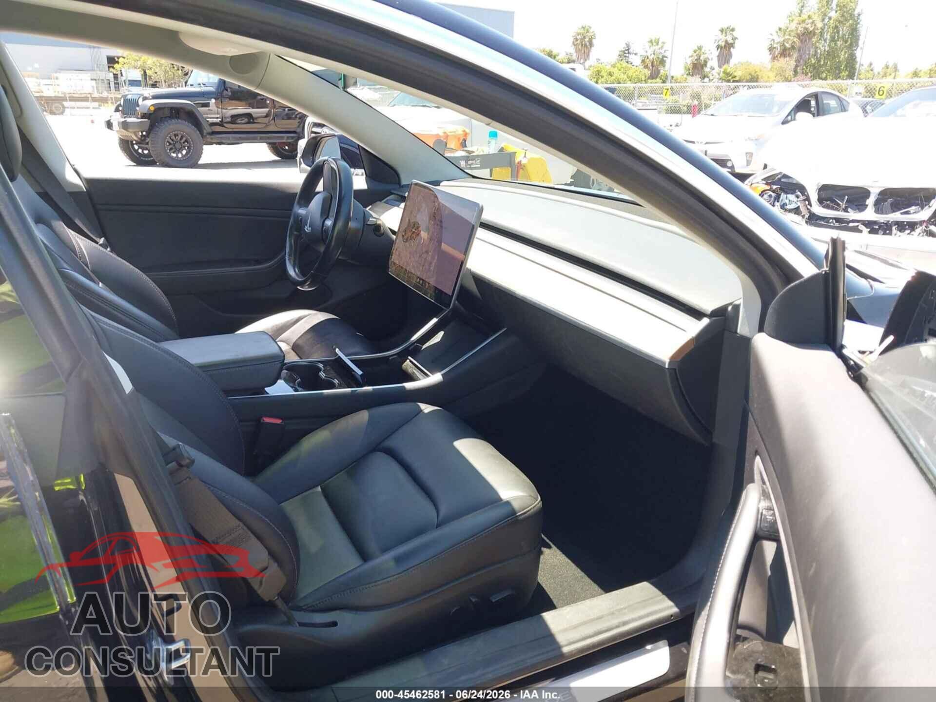TESLA MODEL 3 2018 - 5YJ3E1EA7JF071205