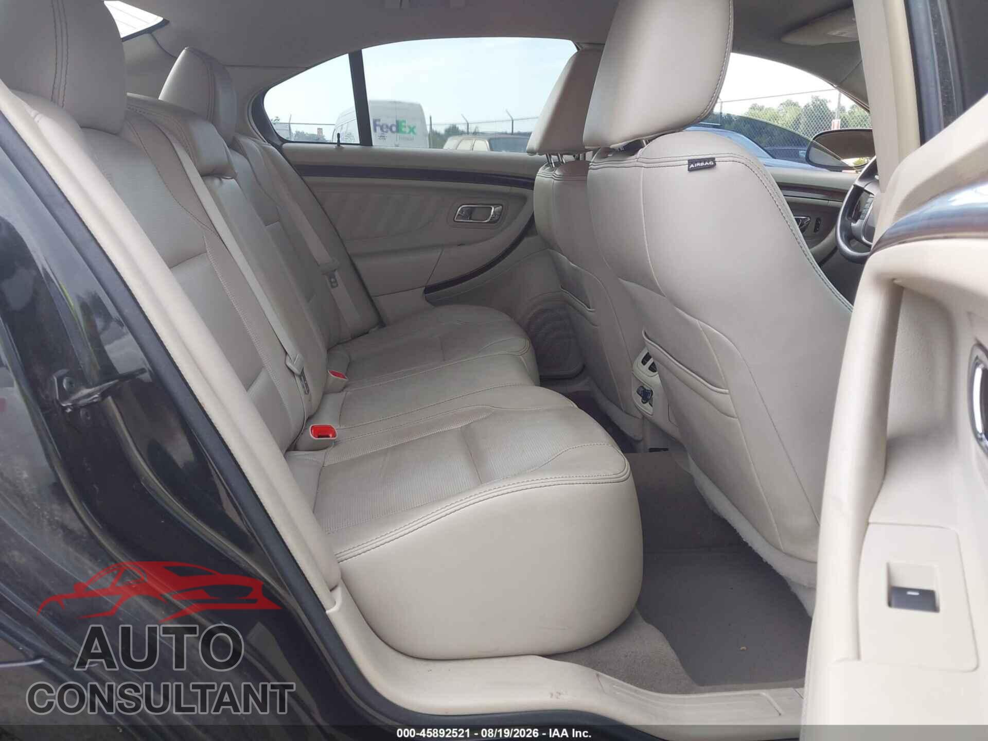 FORD TAURUS 2010 - 1FAHP2FW1AG153233