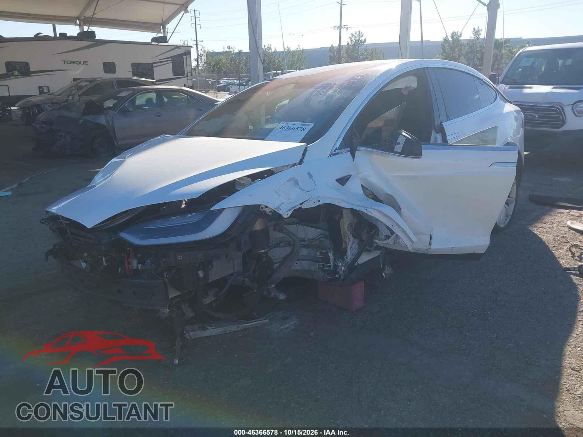 TESLA MODEL X 2018 - 5YJXCBE26JF090835