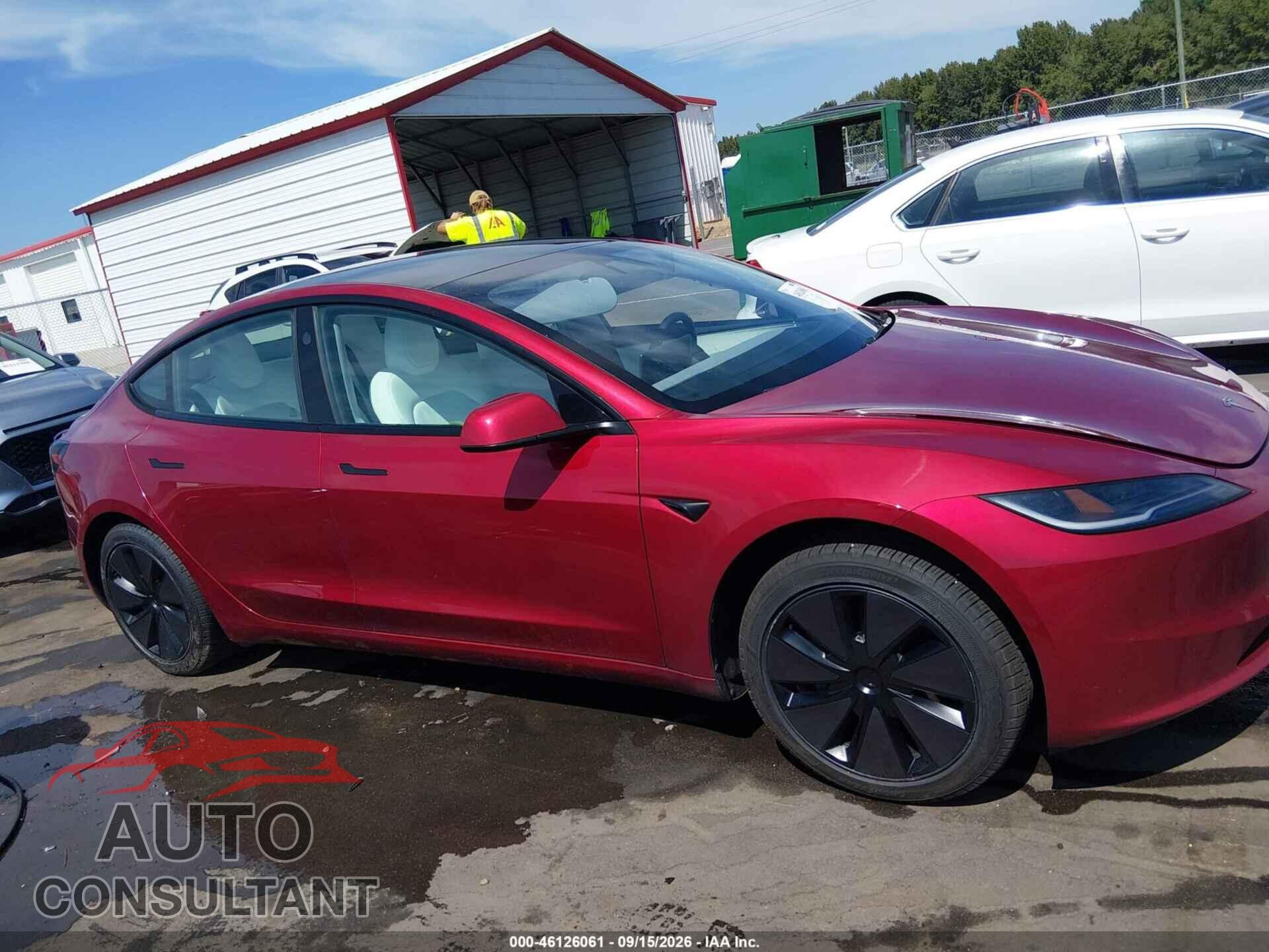 TESLA MODEL 3 2025 - 5YJ3E1EA2SF902093