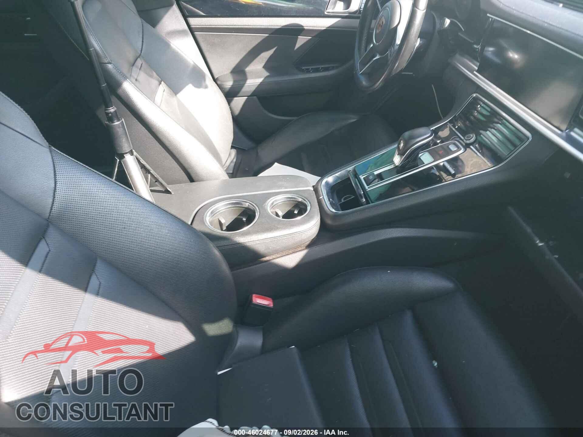 PORSCHE PANAMERA 2017 - WP0AA2A74HL100721