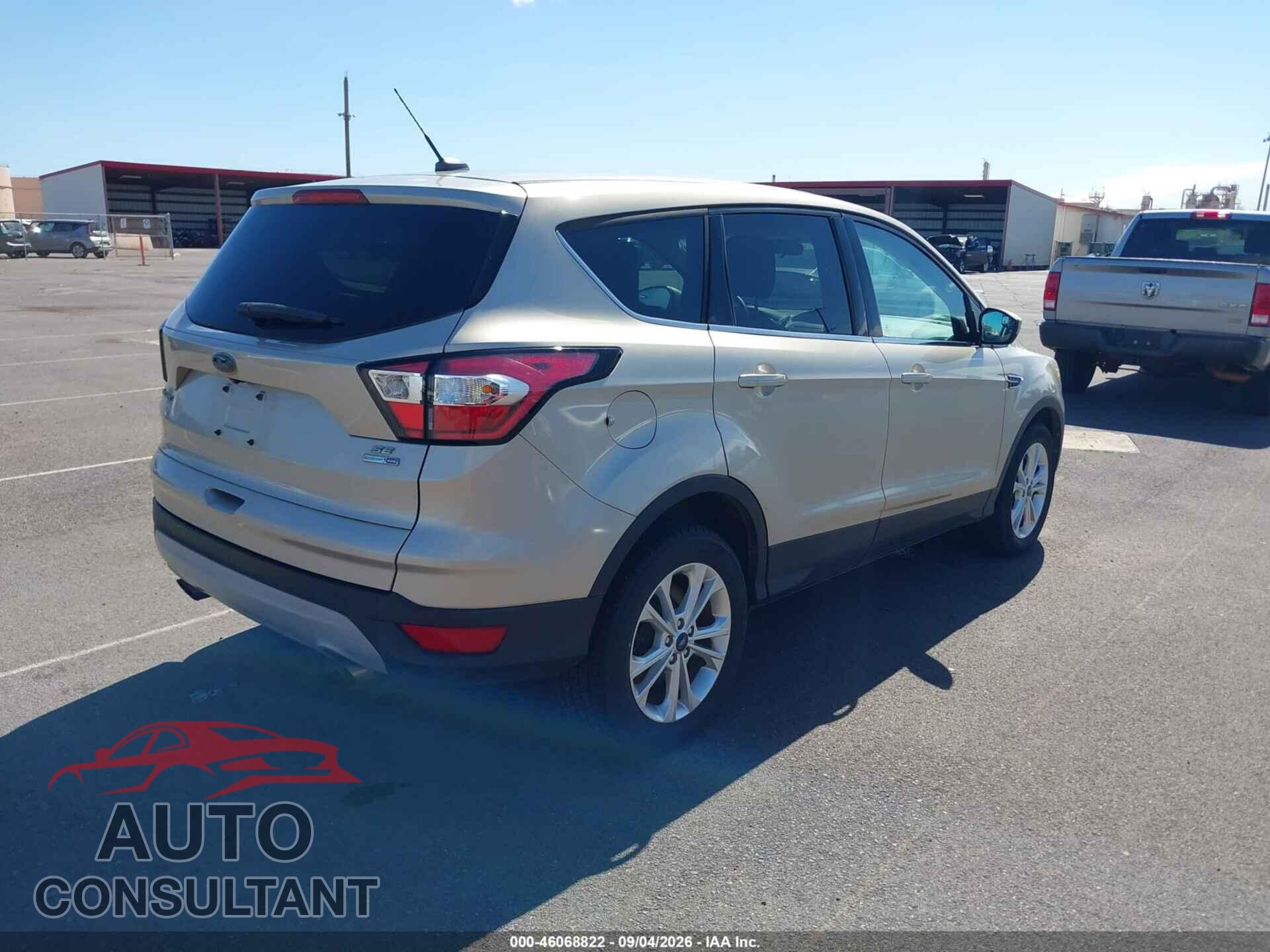 FORD ESCAPE 2017 - 1FMCU9GD2HUB08764