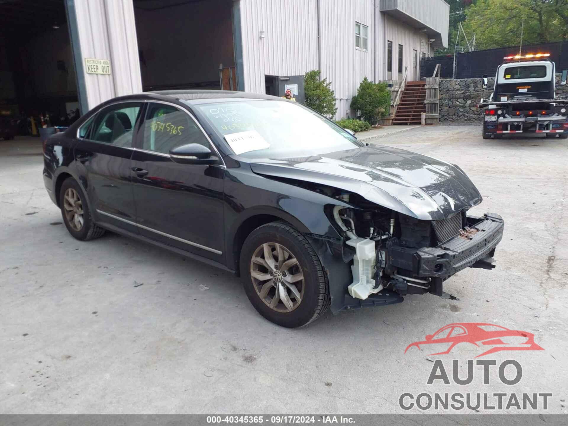 VOLKSWAGEN PASSAT 2017 - 1VWAT7A37HC036062