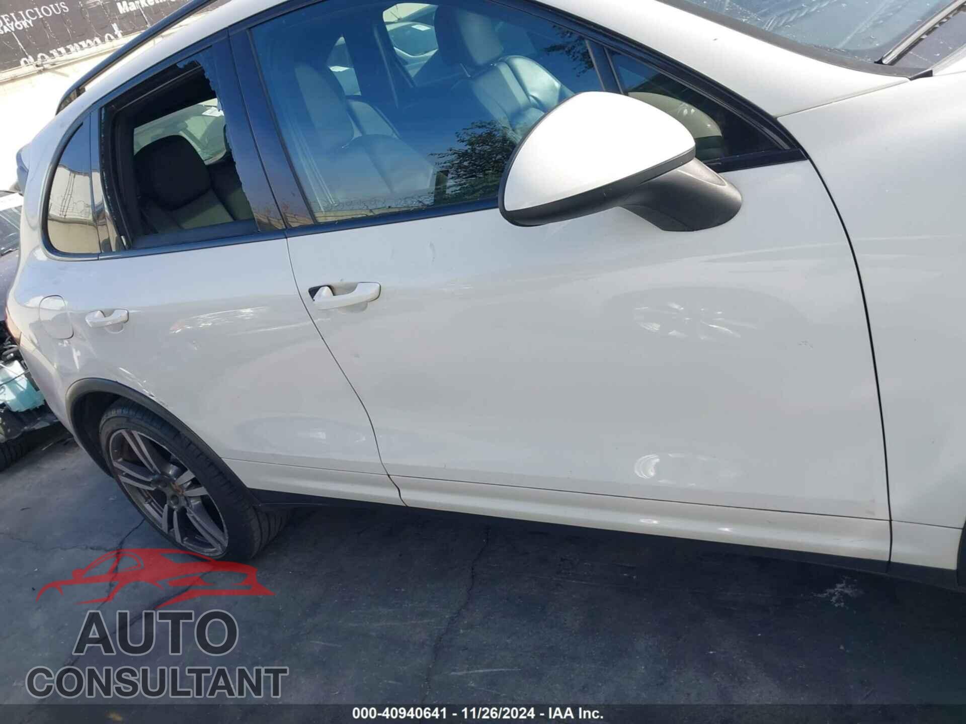 PORSCHE CAYENNE 2012 - WP1AA2A28CLA04375