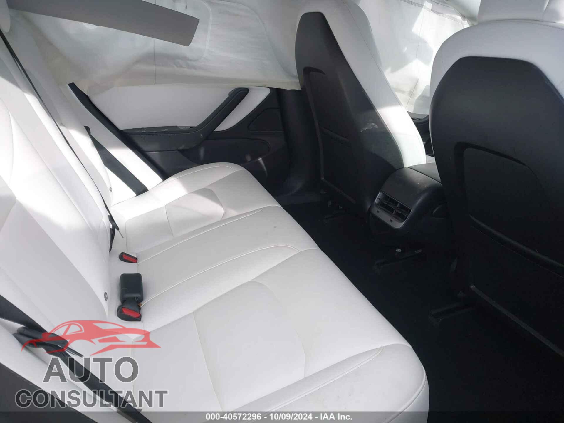 TESLA MODEL 3 2018 - 5YJ3E1EB9JF086121