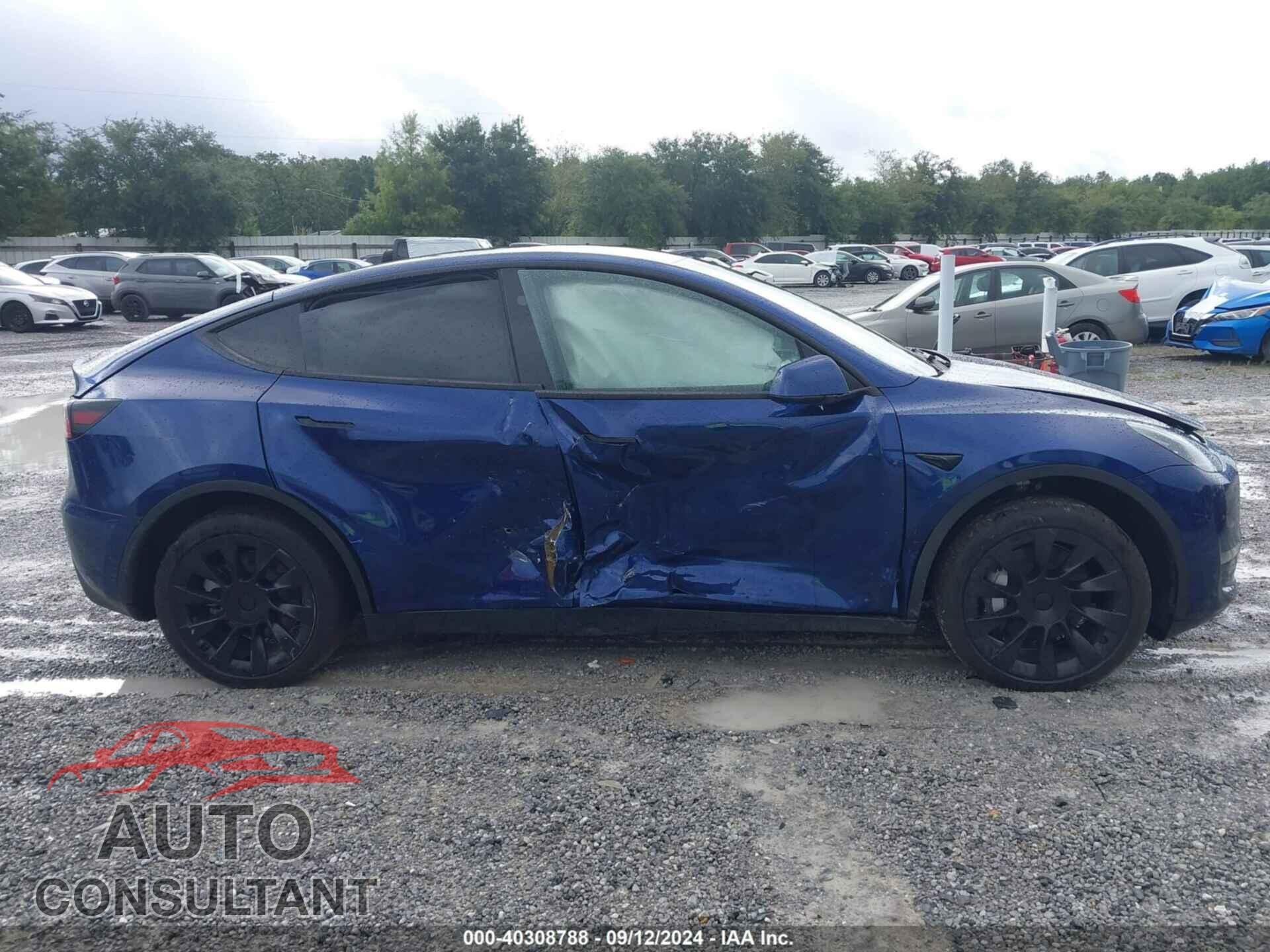 TESLA MODEL Y 2024 - 7SAYGDED6RF091083