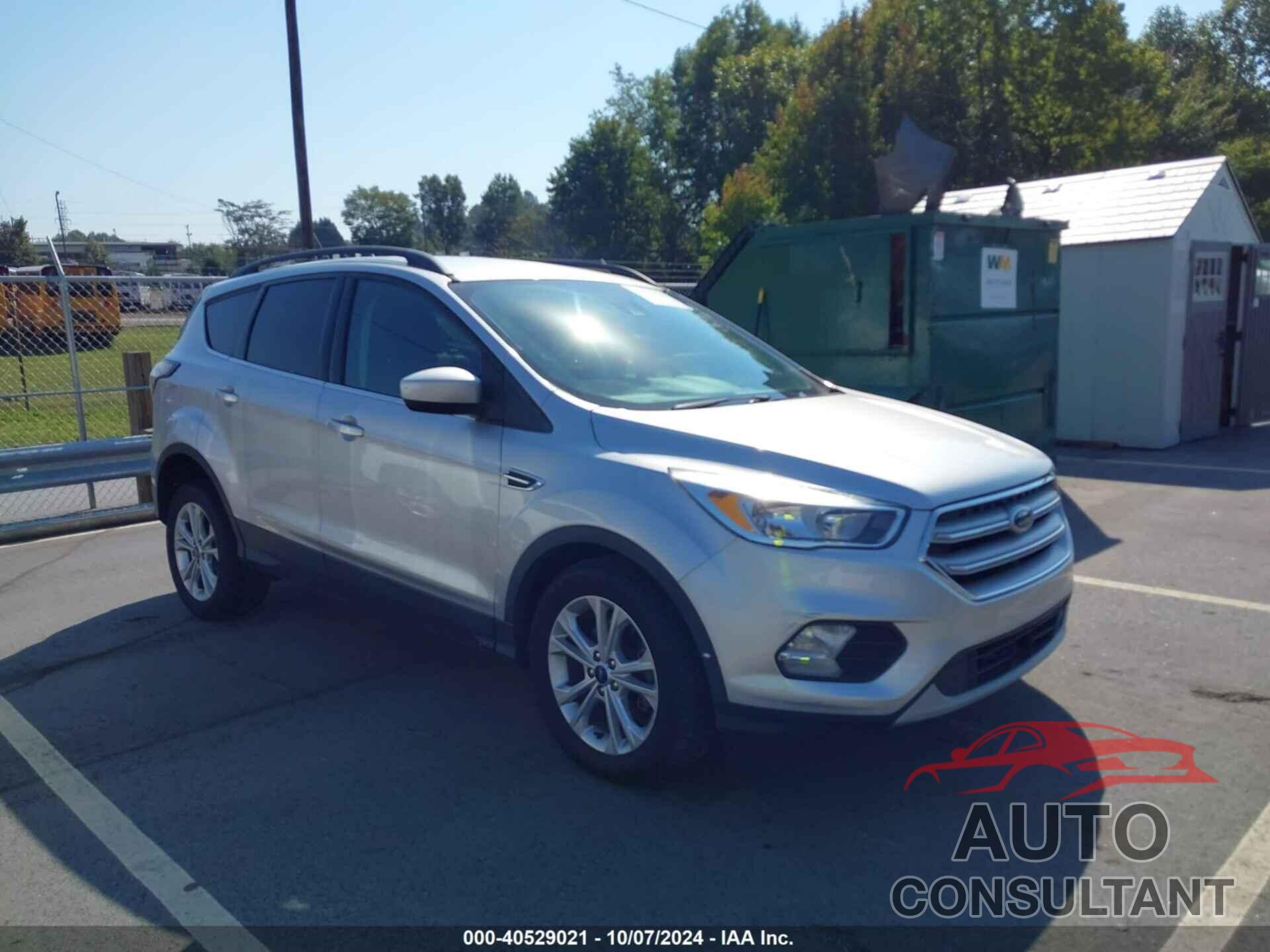 FORD ESCAPE 2018 - 1FMCU0GD5JUC12943