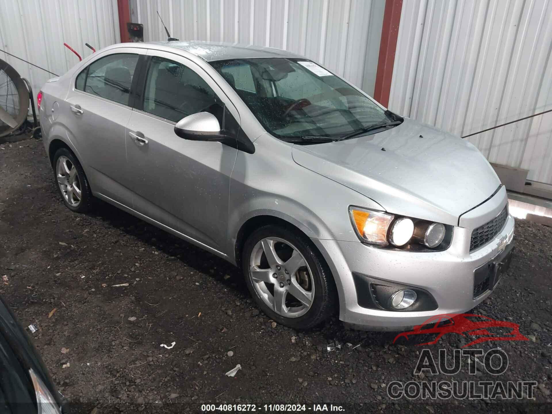 CHEVROLET SONIC 2013 - 1G1JE5SH8D4101901