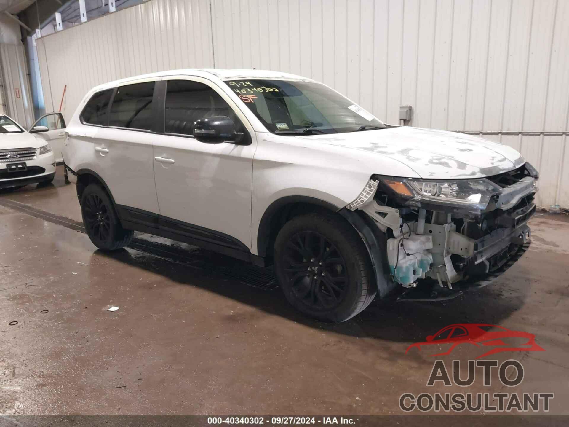 MITSUBISHI OUTLANDER 2018 - JA4AZ3A36JZ043883