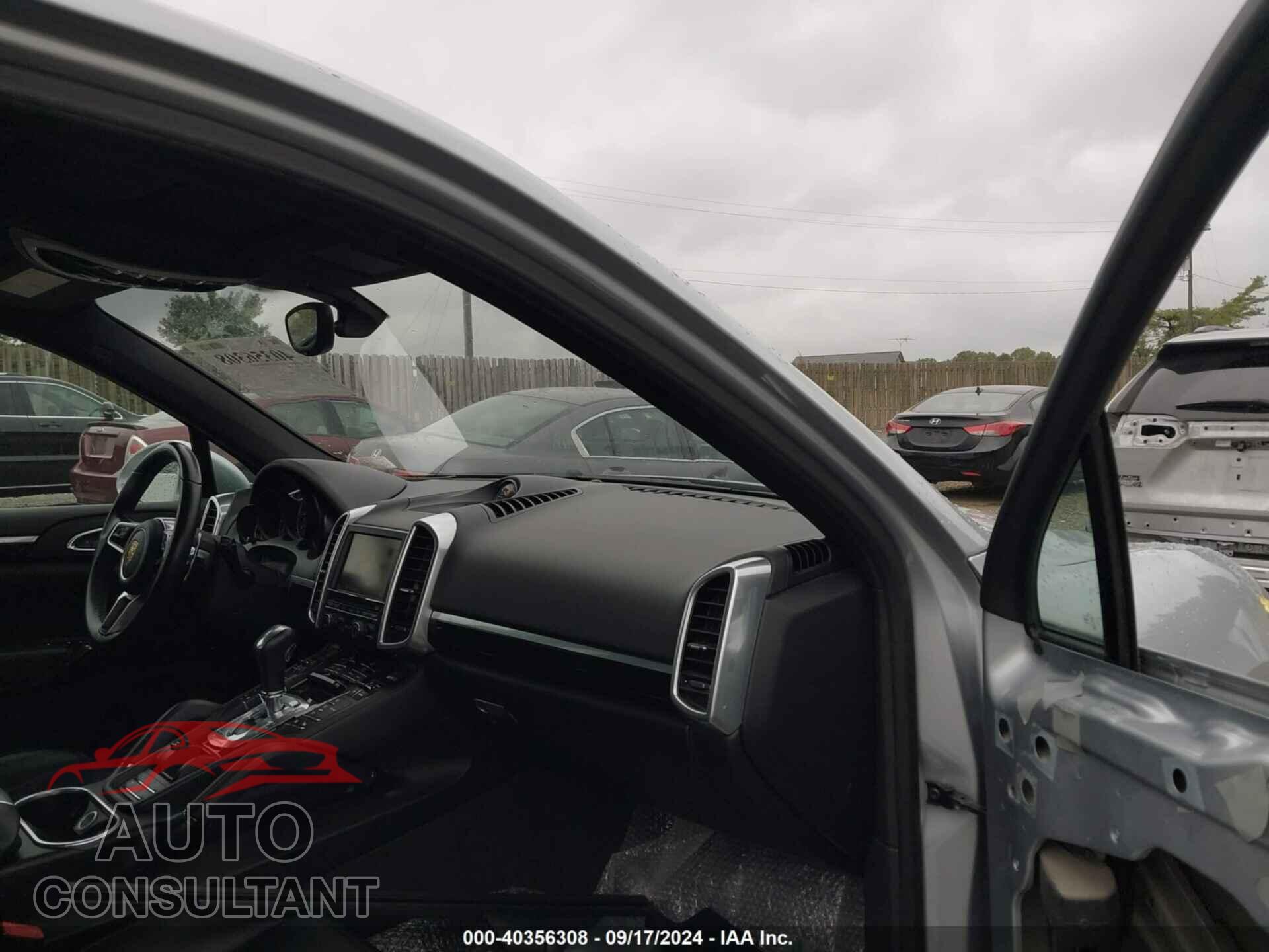 PORSCHE CAYENNE 2015 - WP1AF2A27FLA40905