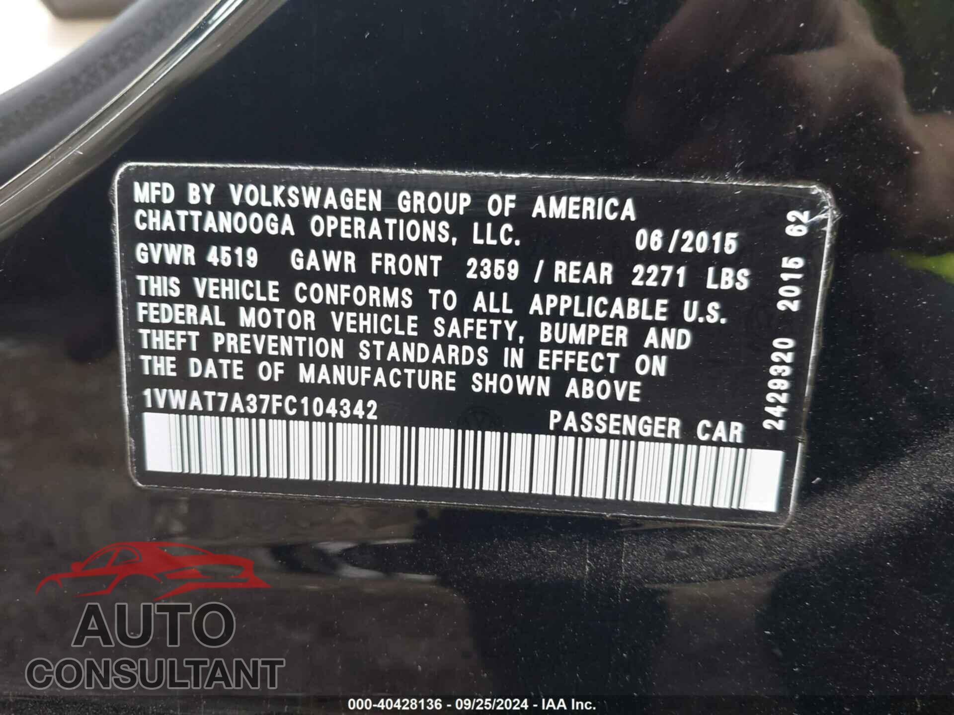 VOLKSWAGEN PASSAT 2015 - 1VWAT7A37FC104342