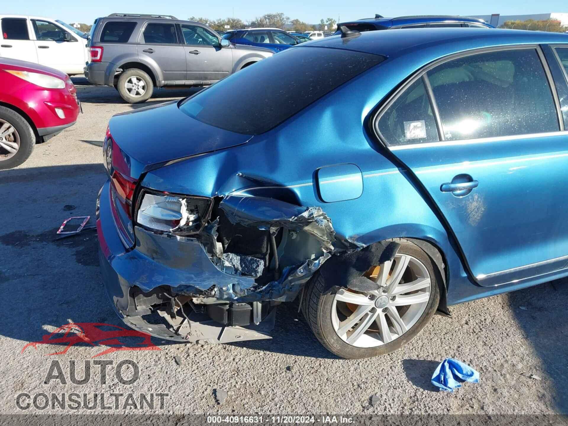 VOLKSWAGEN JETTA 2017 - 3VWL17AJ2HM410895