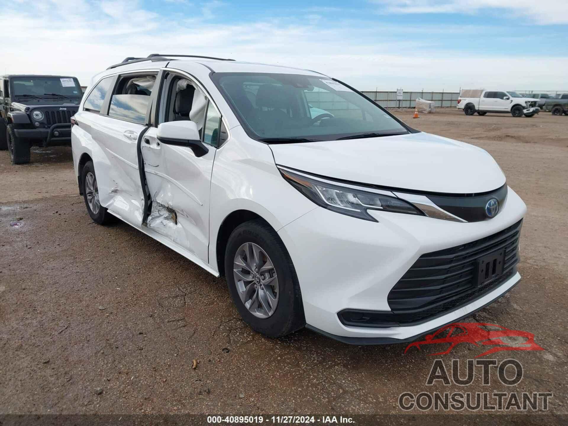 TOYOTA SIENNA 2022 - 5TDKRKEC9NS130036