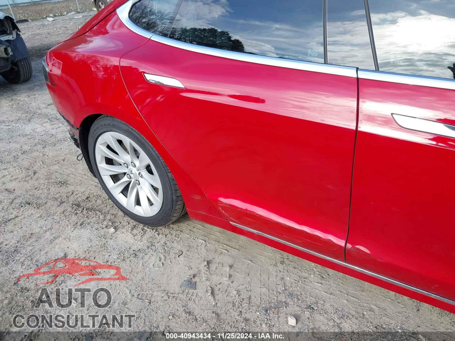 TESLA MODEL S 2017 - 5YJSA1E23HF224575
