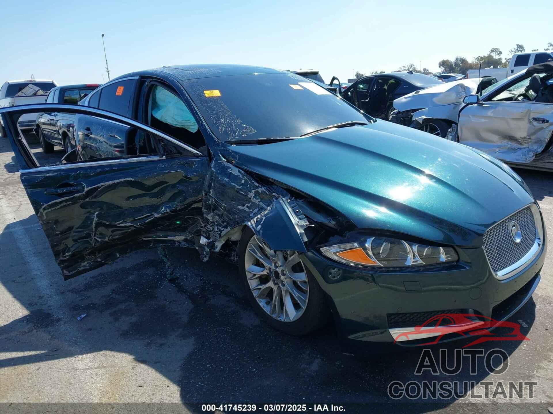 JAGUAR XF 2013 - SAJWA0E70D8S87474