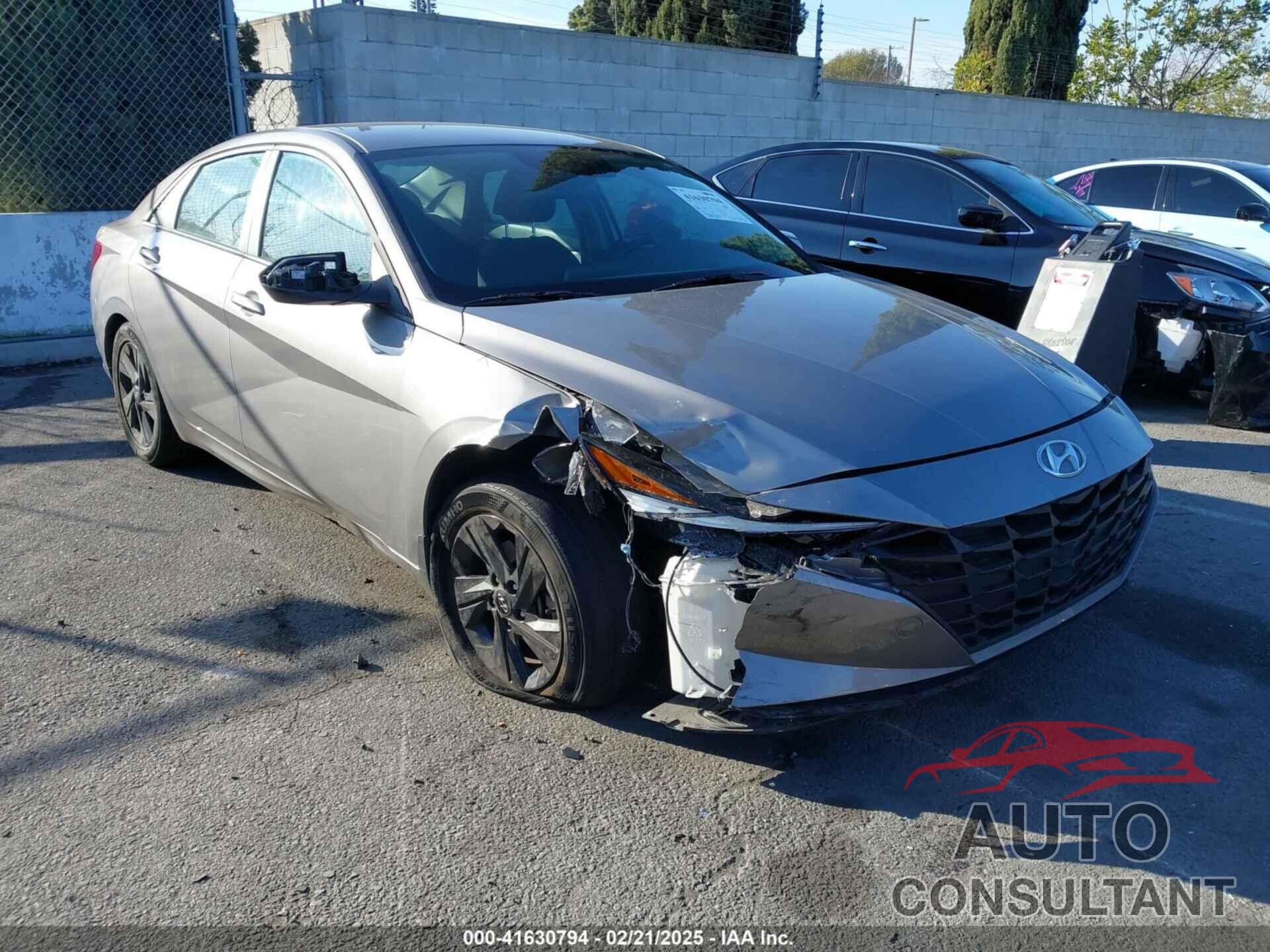 HYUNDAI ELANTRA 2022 - KMHLM4AG9NU322152