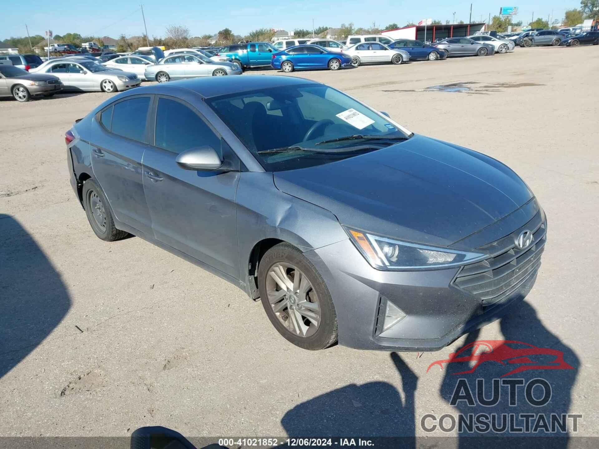 HYUNDAI ELANTRA 2019 - KMHD84LF0KU878455