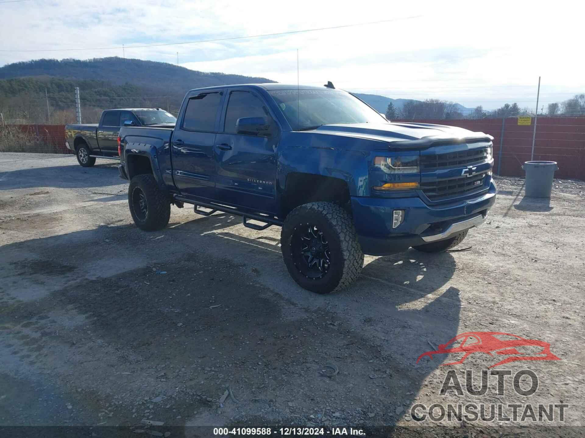 CHEVROLET SILVERADO 1500 2018 - 3GCUKREC5JG152341