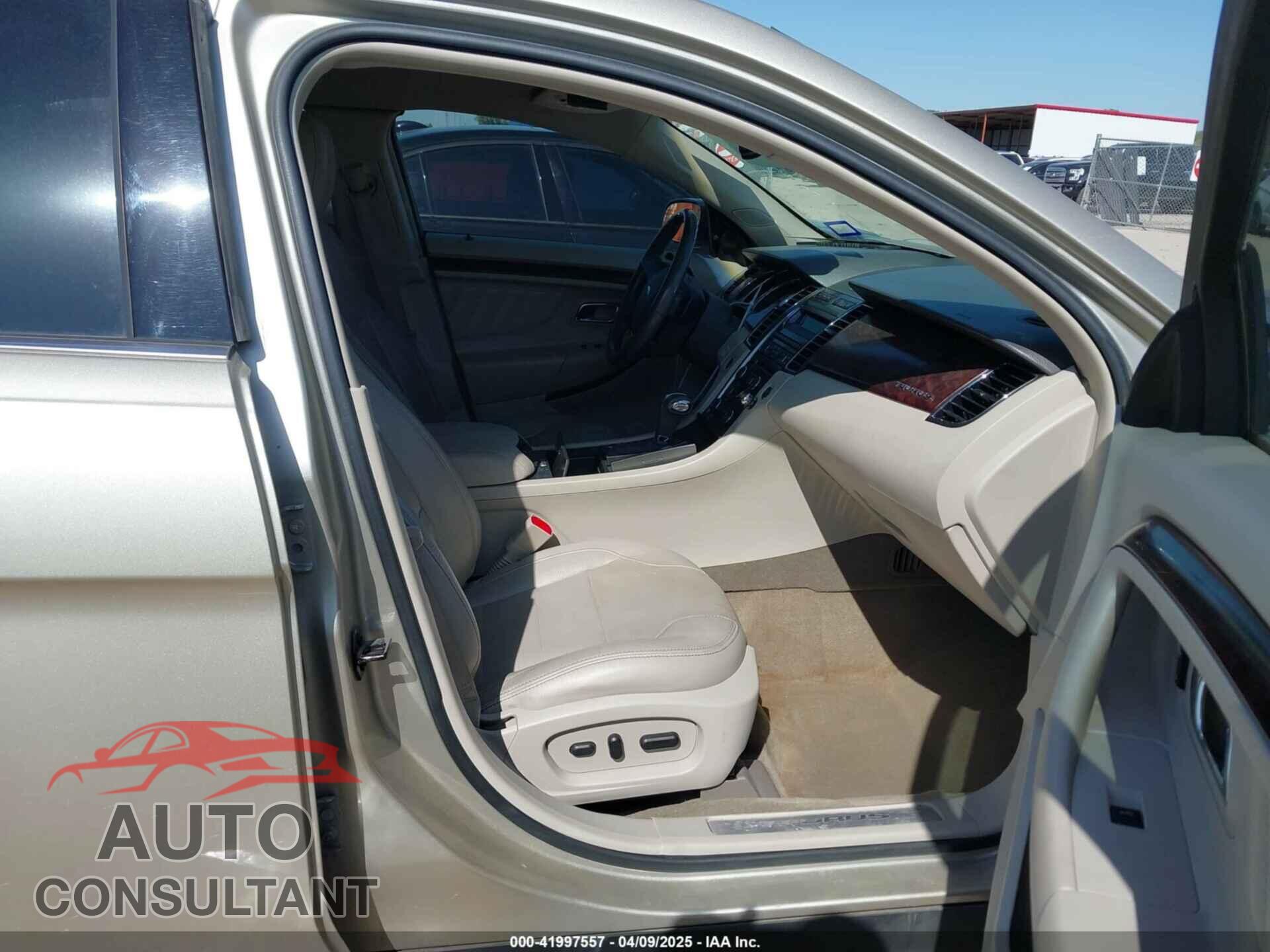FORD TAURUS 2011 - 1FAHP2FW8BG190930