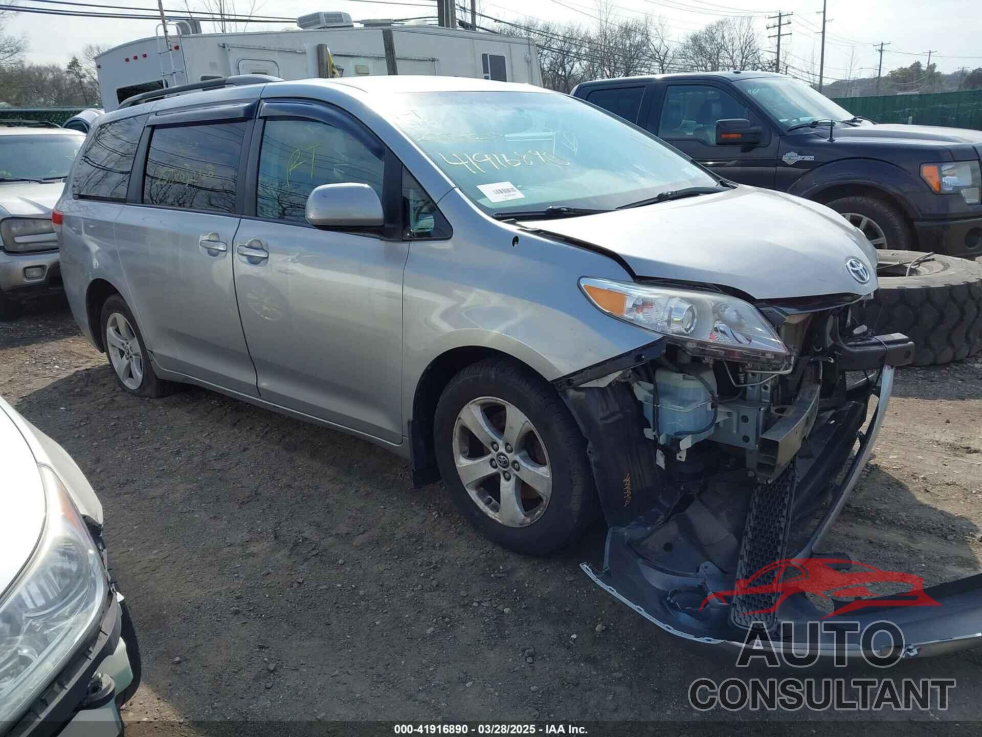 TOYOTA SIENNA 2011 - 5TDKK3DC3BS104197