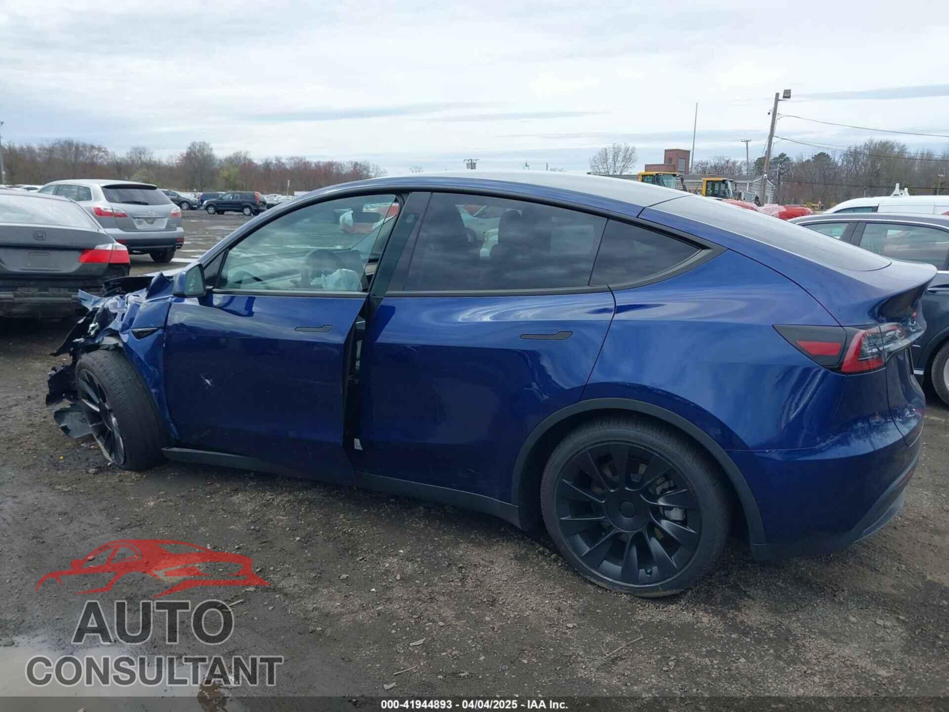 TESLA MODEL Y 2023 - 7SAYGDEE4PF891709