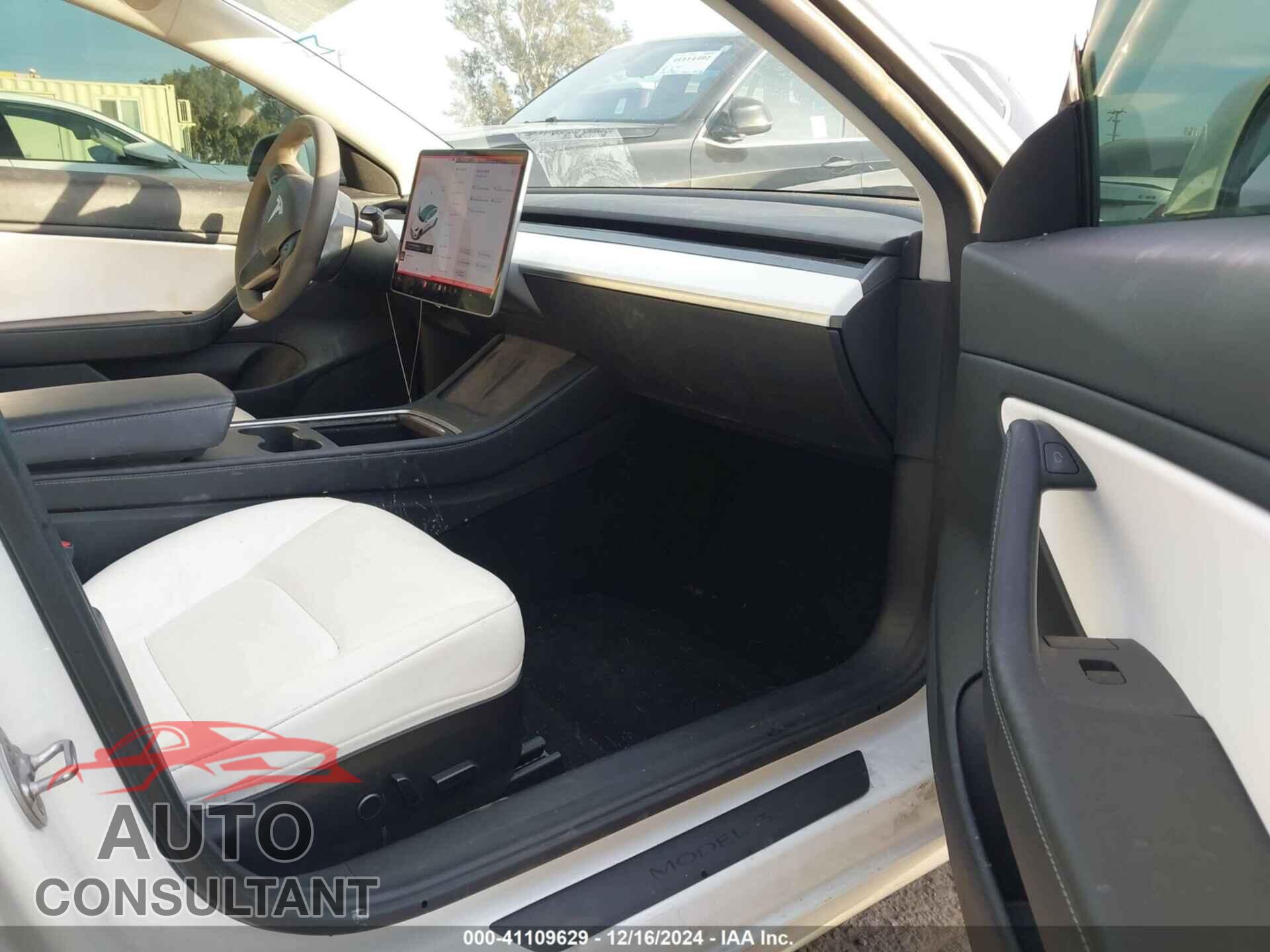 TESLA MODEL 3 2021 - 5YJ3E1EA5MF858898