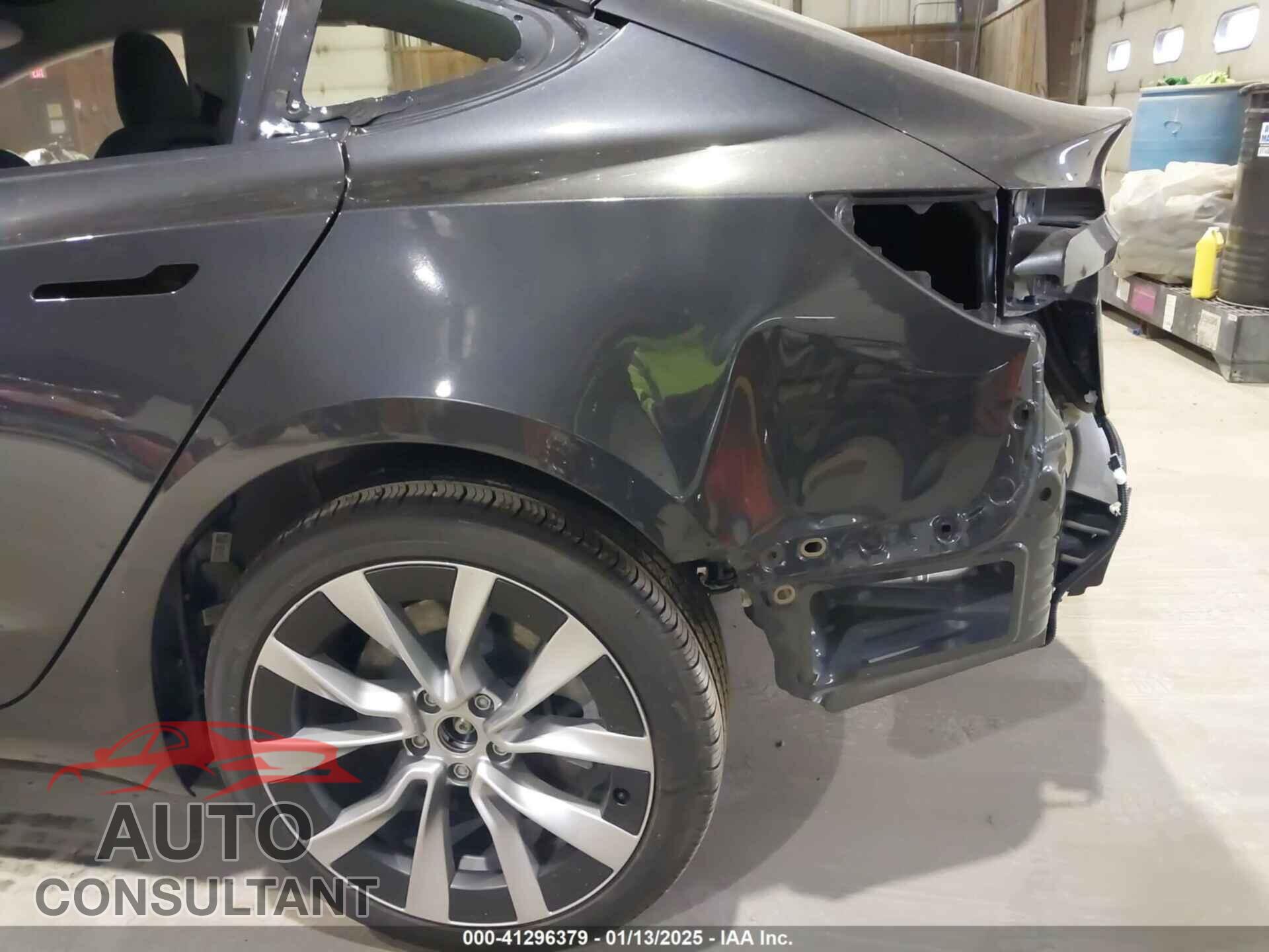 TESLA MODEL 3 2024 - 5YJ3E1EB4RF845270