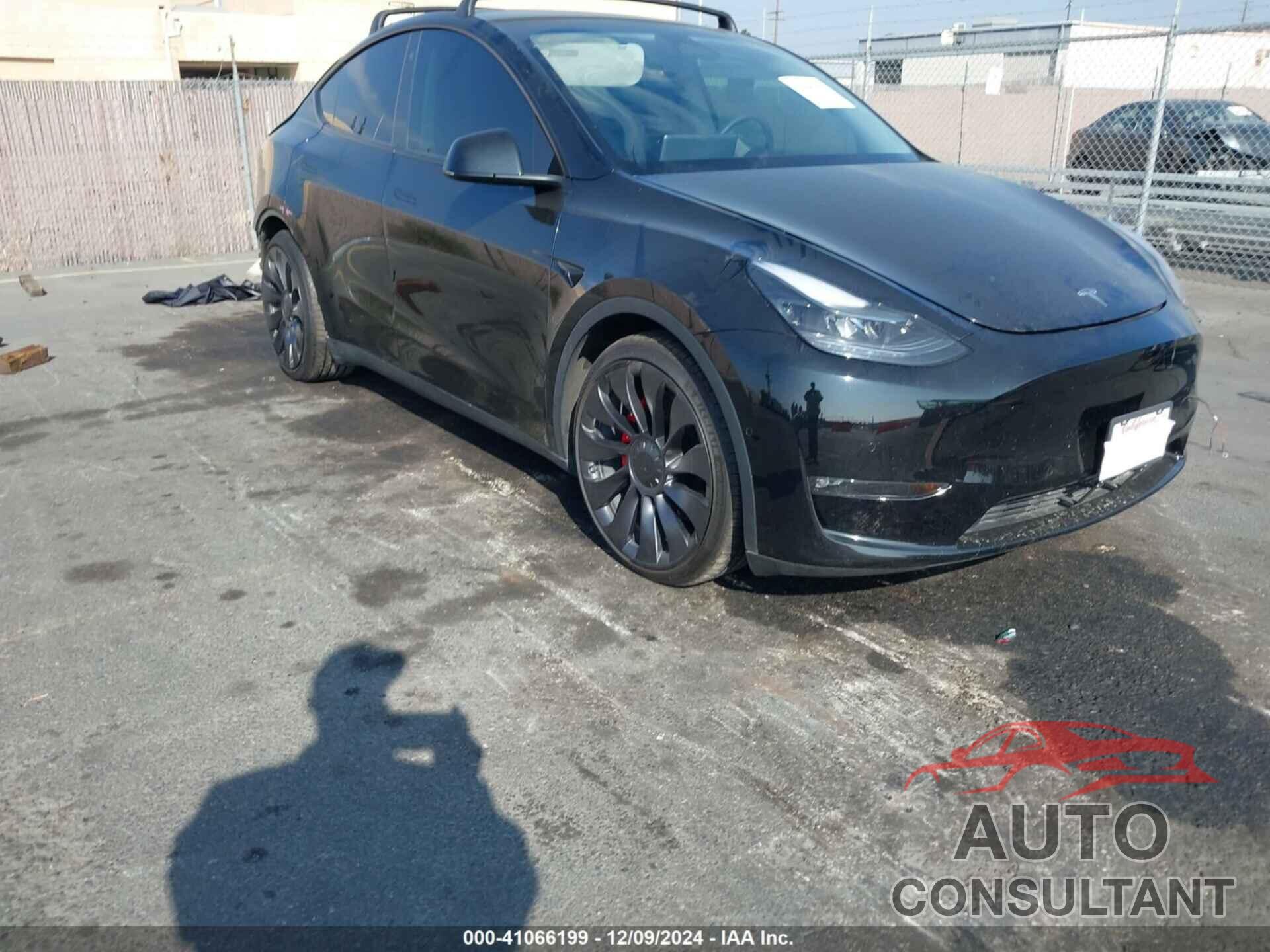 TESLA MODEL Y 2022 - 7SAYGDEF6NF492659