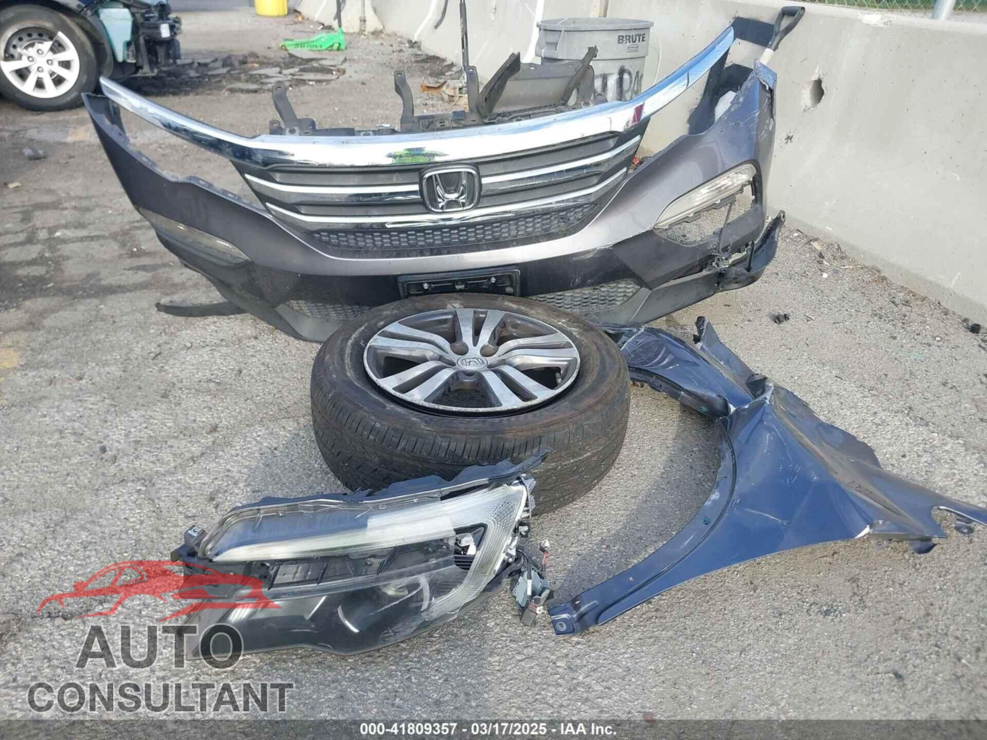 HONDA PILOT 2016 - 5FNYF5H33GB015231