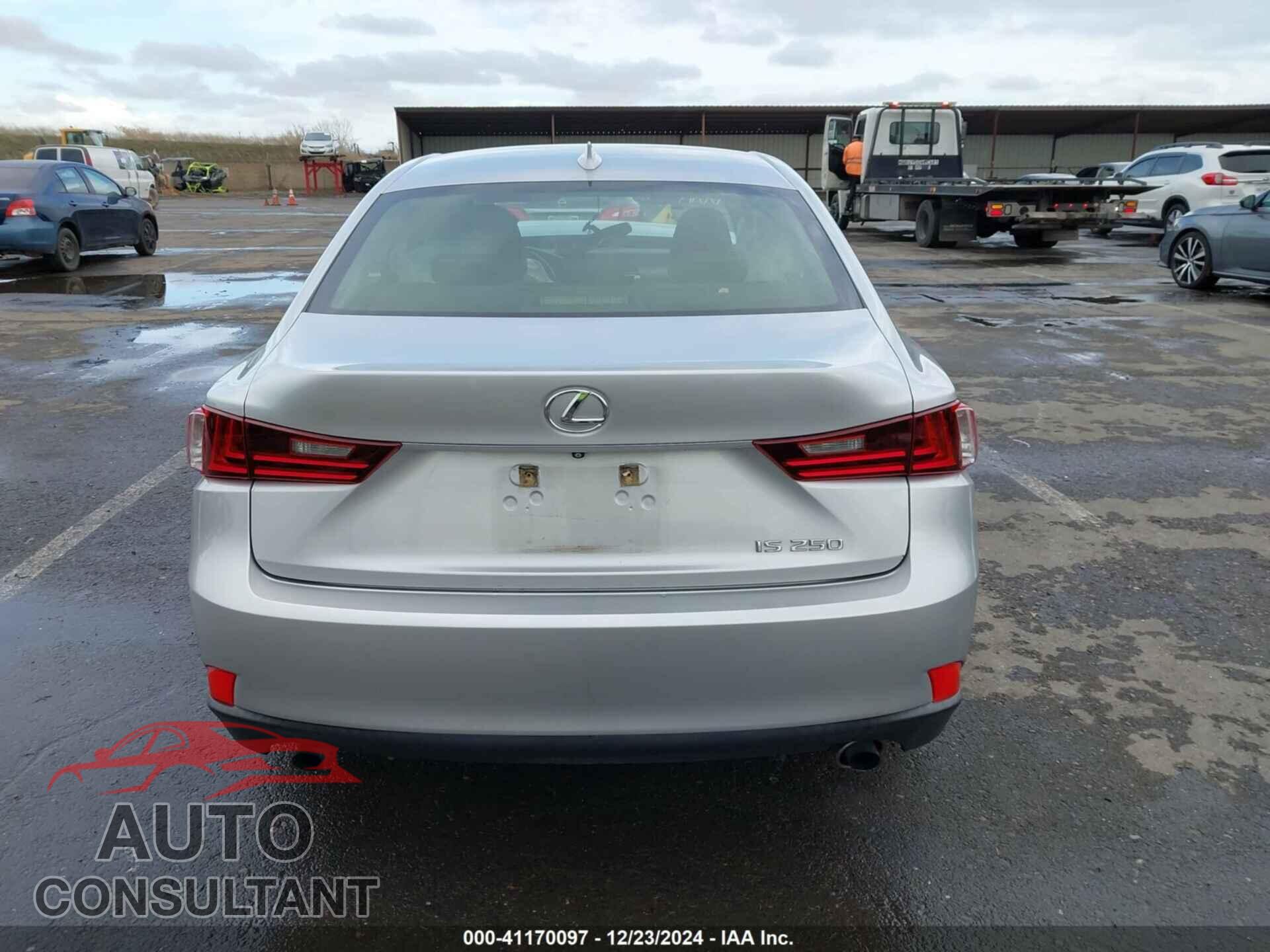 LEXUS IS 2015 - JTHBF1D24F5059071