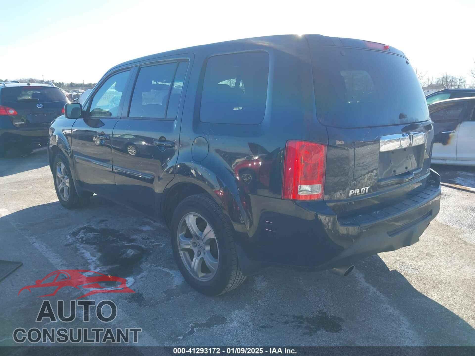 HONDA PILOT 2015 - 5FNYF4H51FB017232